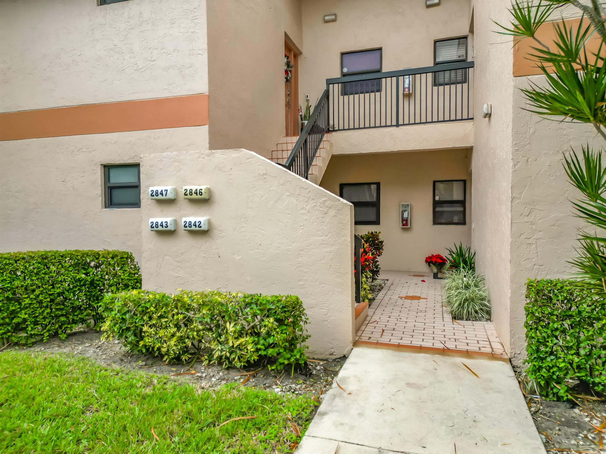 APPLEWOOD VILLAGE II-A CO - Residential Lease