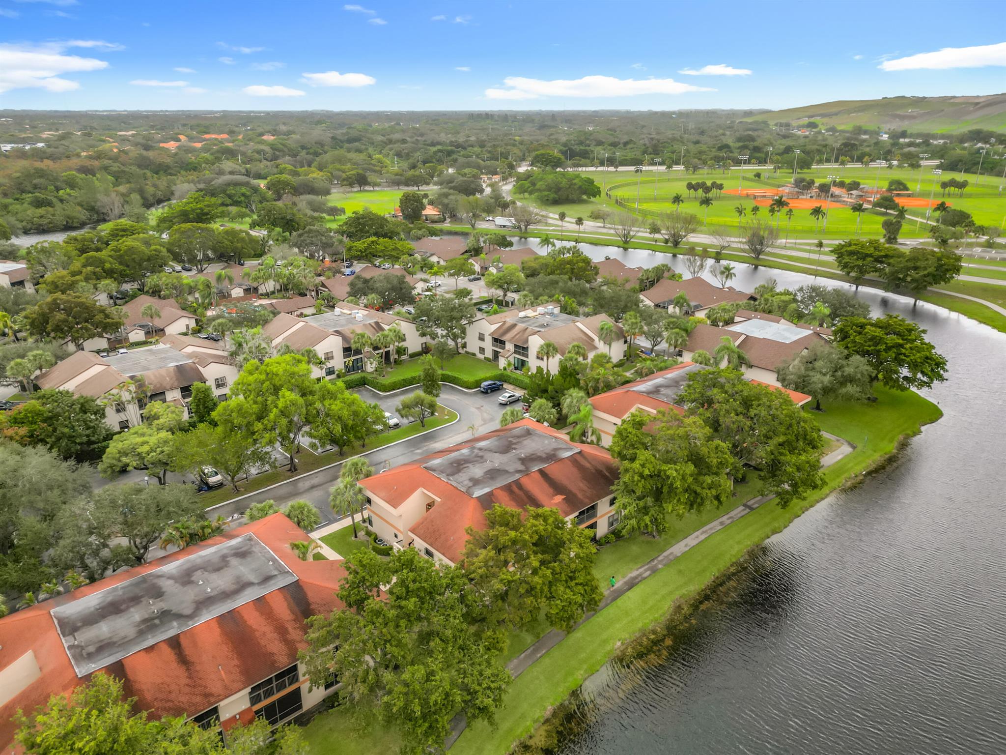 APPLEWOOD VILLAGE II-A CO - Residential Lease