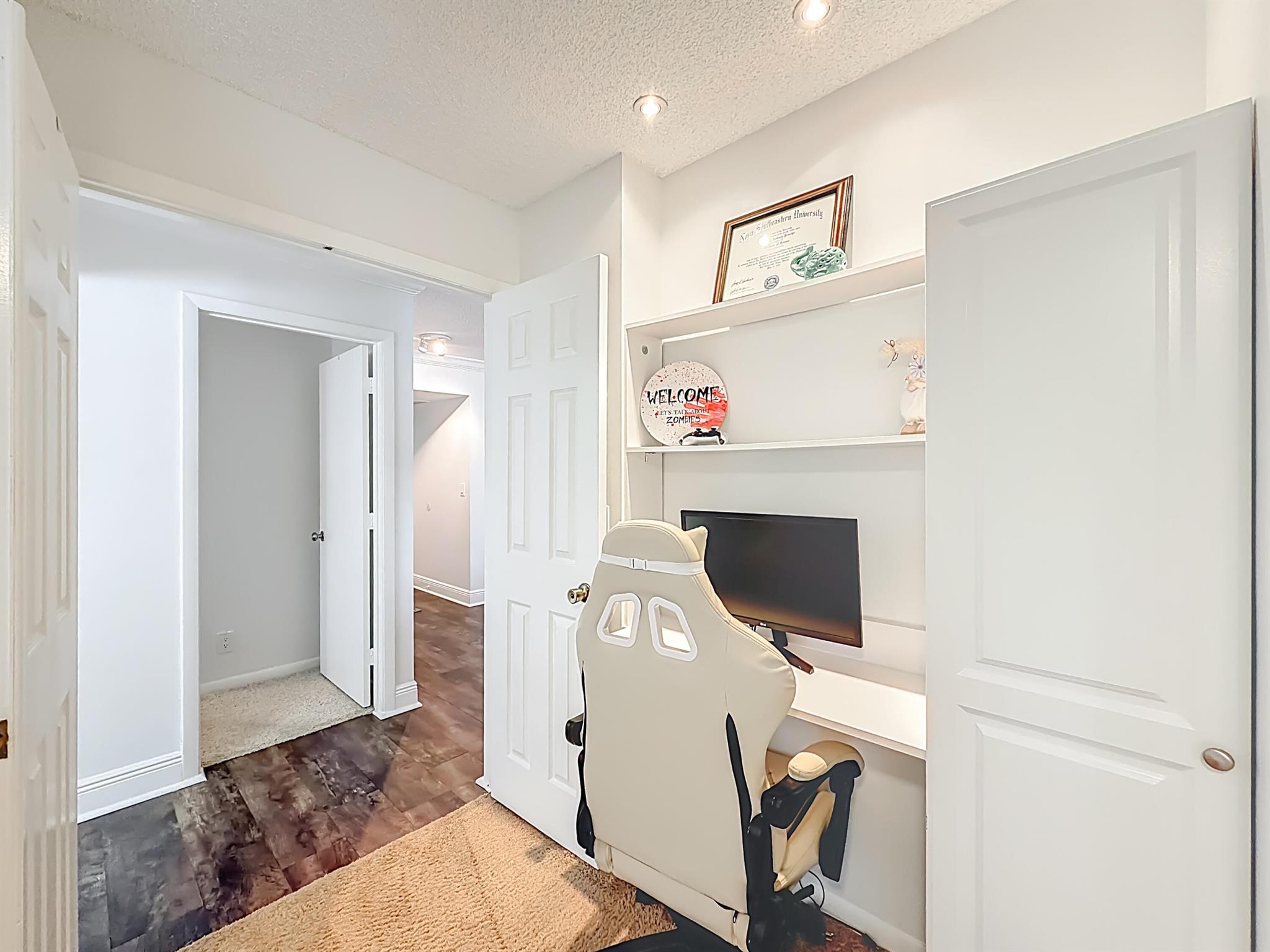 APPLEWOOD VILLAGE II-A CO - Residential Lease