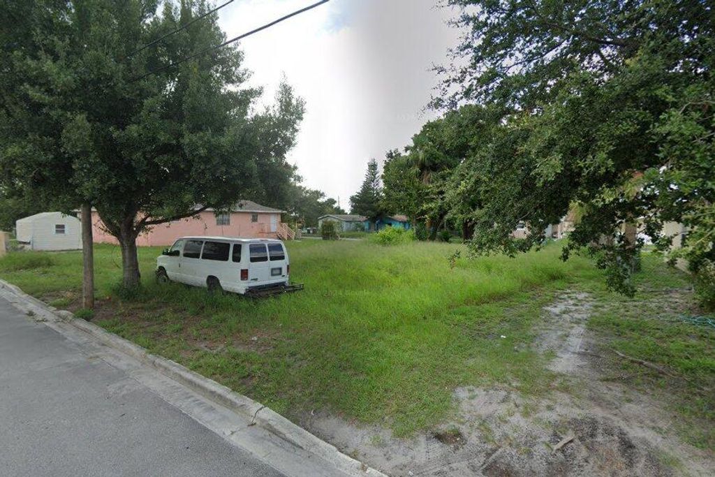 Photo of 1510 Avenue J, Fort Pierce, FL 34950 (MLS # R11108952)