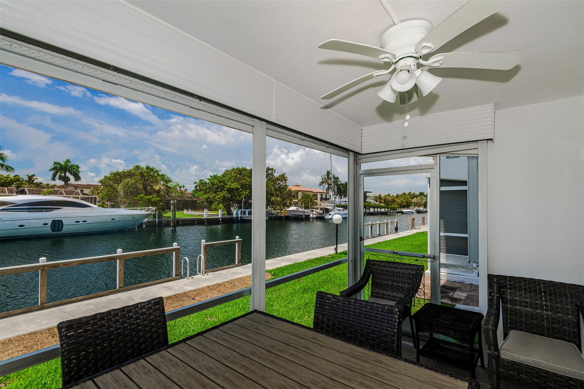 455 Paradise Isle Blvd 107
