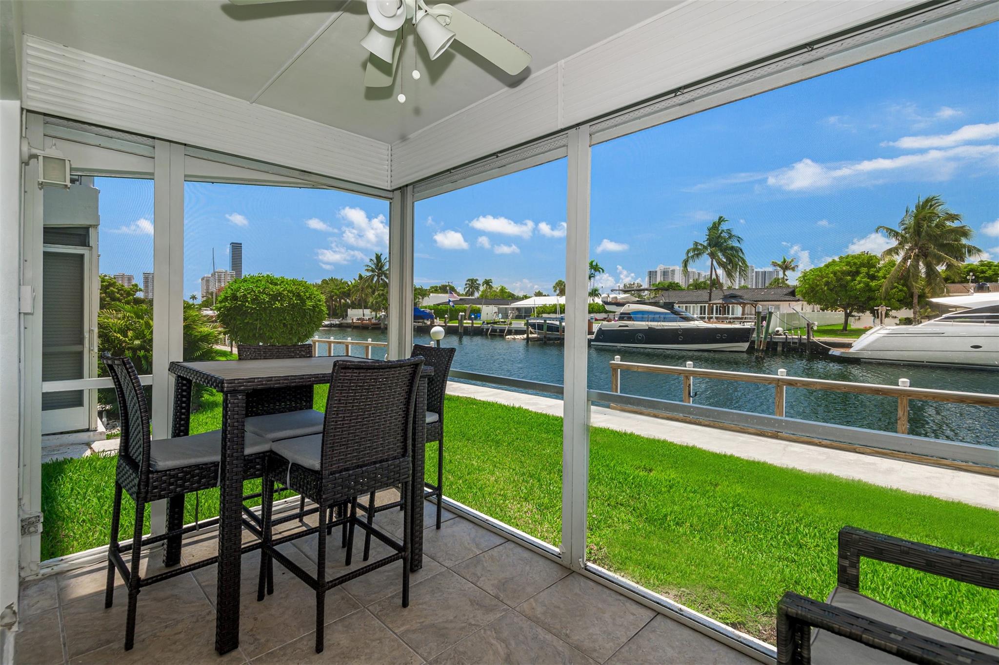 455 Paradise Isle Blvd 107