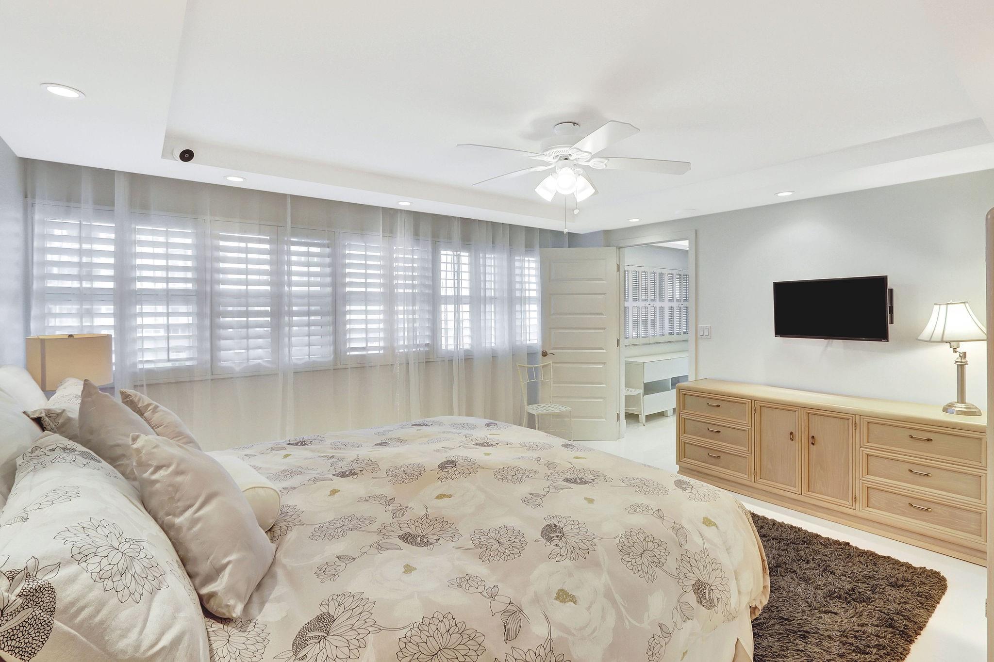 Everglades House Condo - Residential Lease