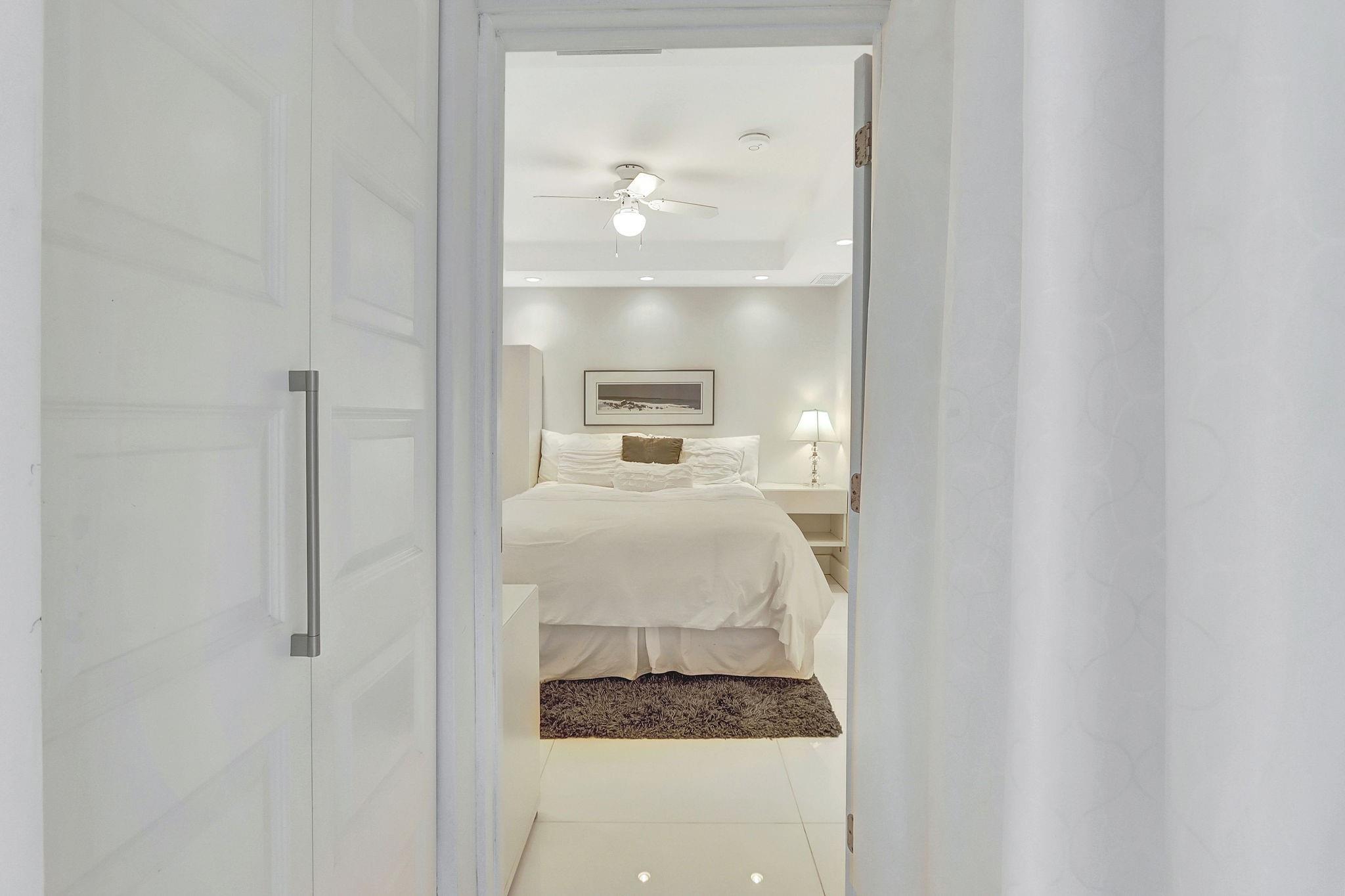 Everglades House Condo - Residential Lease