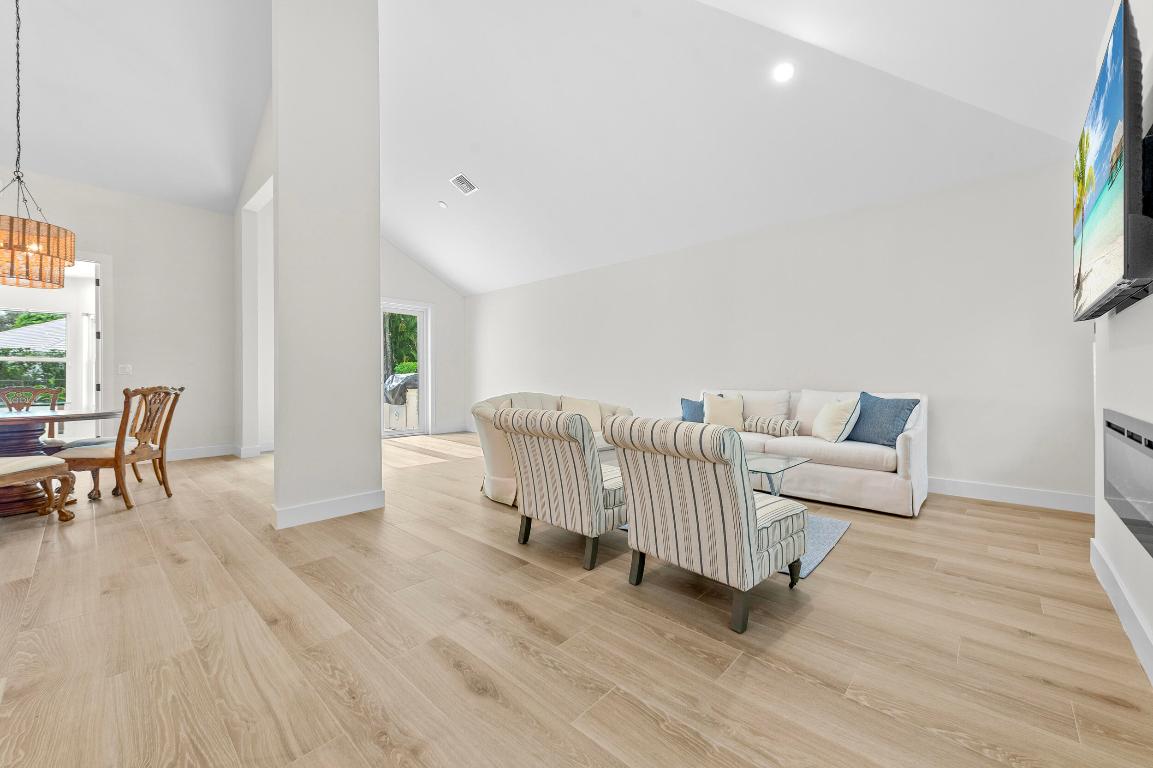 HERITAGE OAKS - Residential