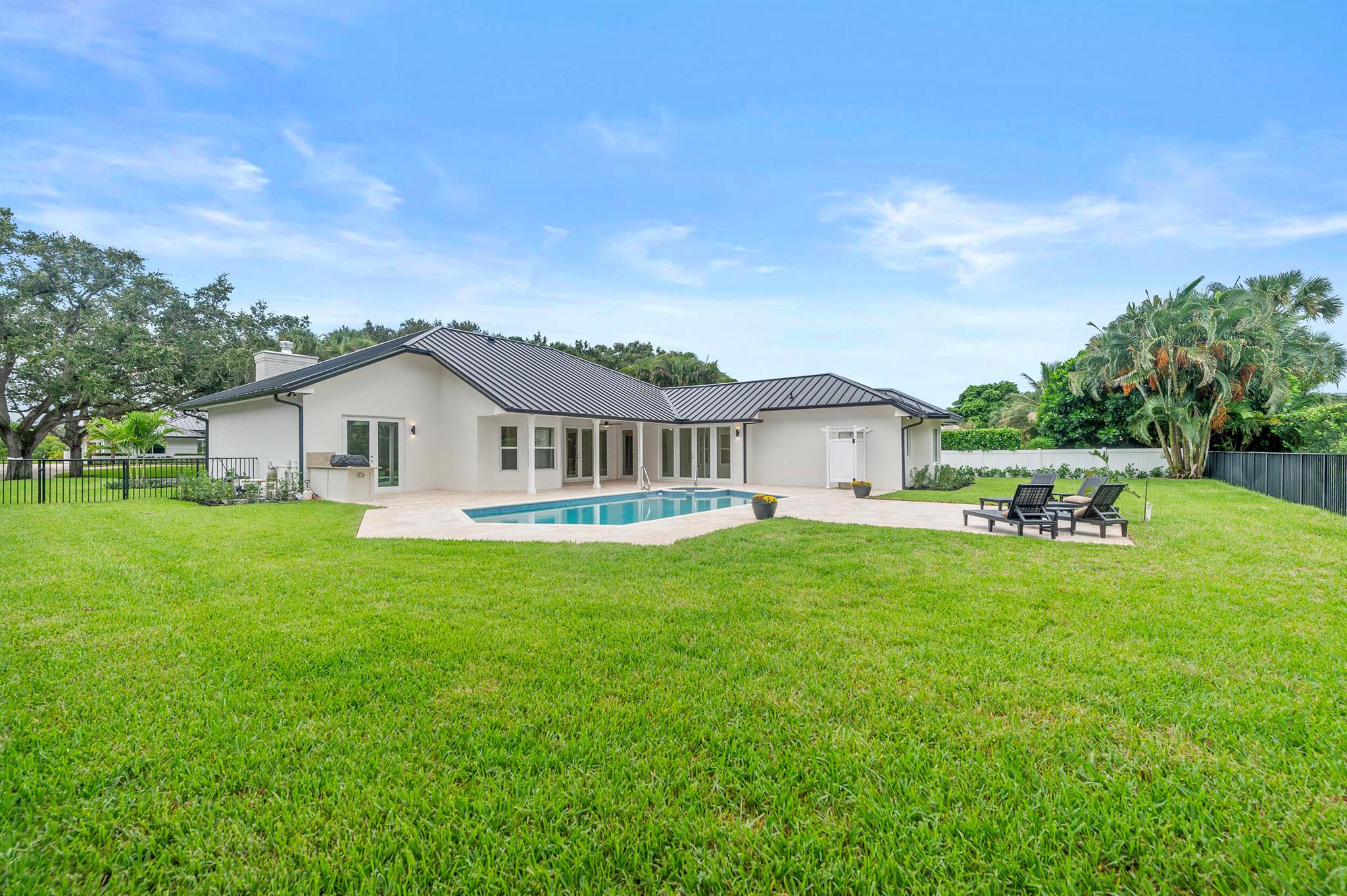 HERITAGE OAKS - Residential