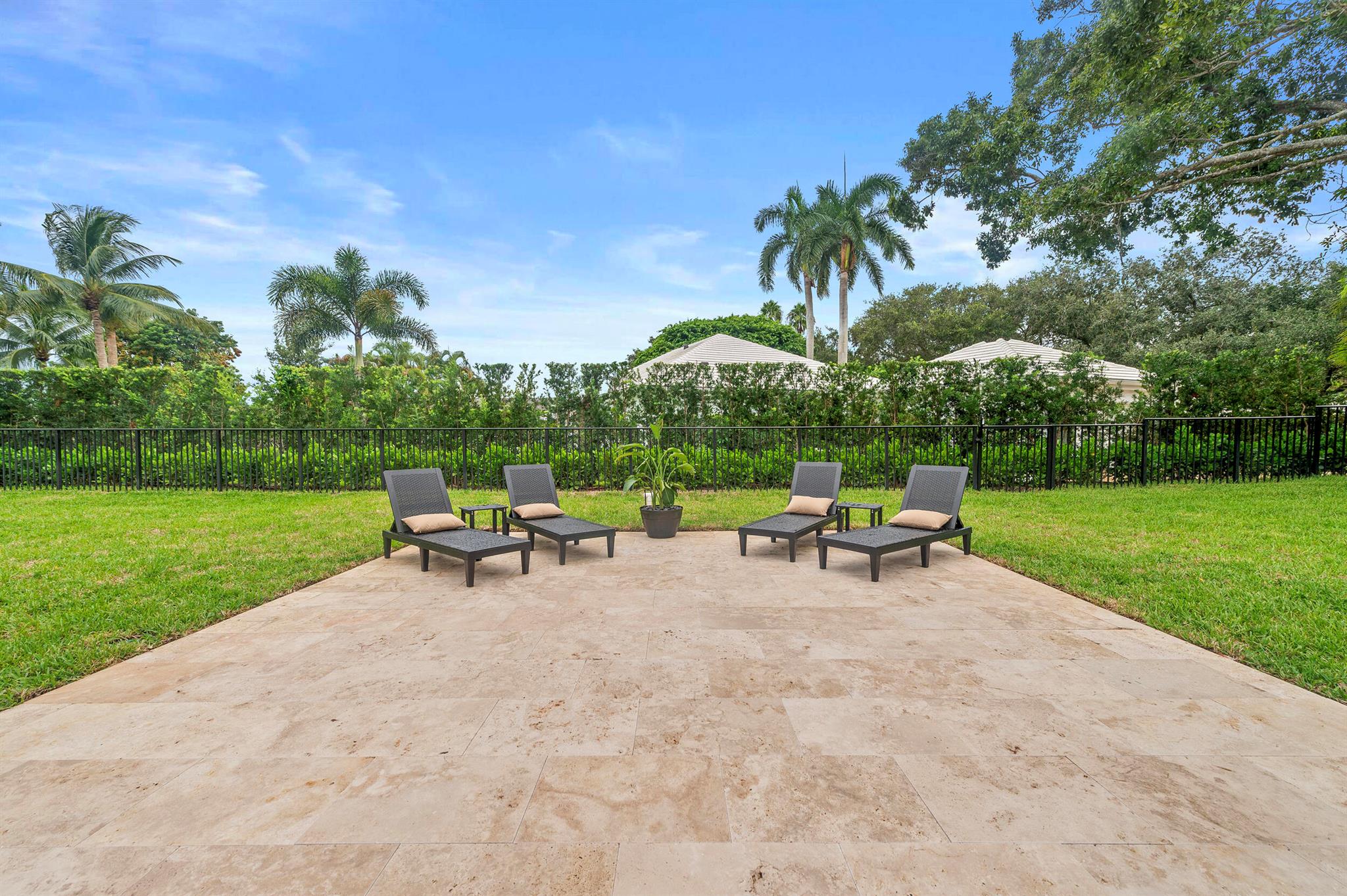 HERITAGE OAKS - Residential