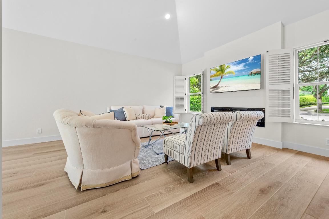 HERITAGE OAKS - Residential