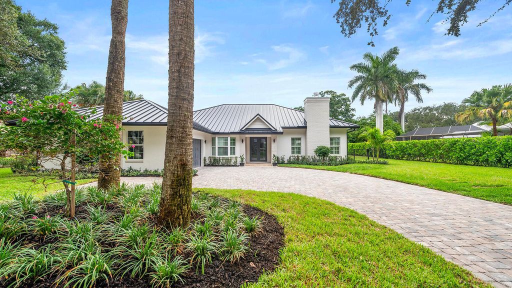 Photo of 18433 SE Heritage Drive, Tequesta, FL 33469 (MLS # R11123967)