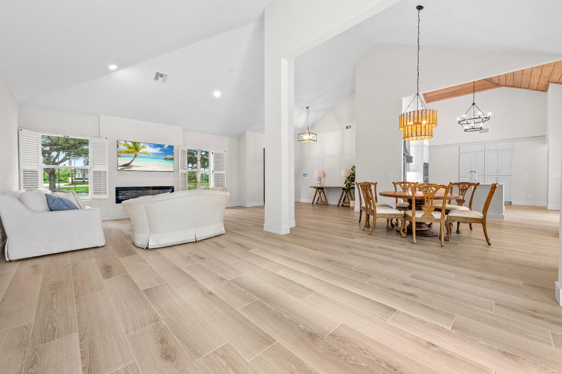 HERITAGE OAKS - Residential