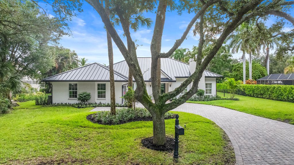 Photo of 18433 SE Heritage Drive, Tequesta, FL 33469 (MLS # R11123967)