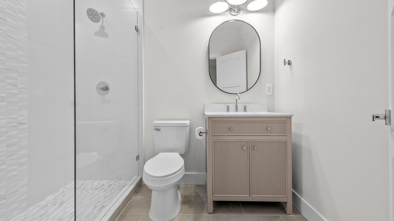 HERITAGE OAKS - Residential