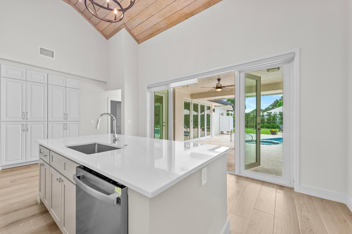 HERITAGE OAKS - Residential