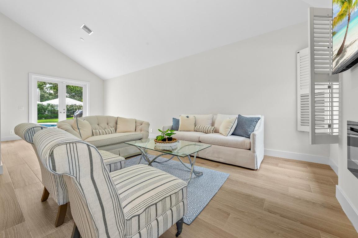 HERITAGE OAKS - Residential