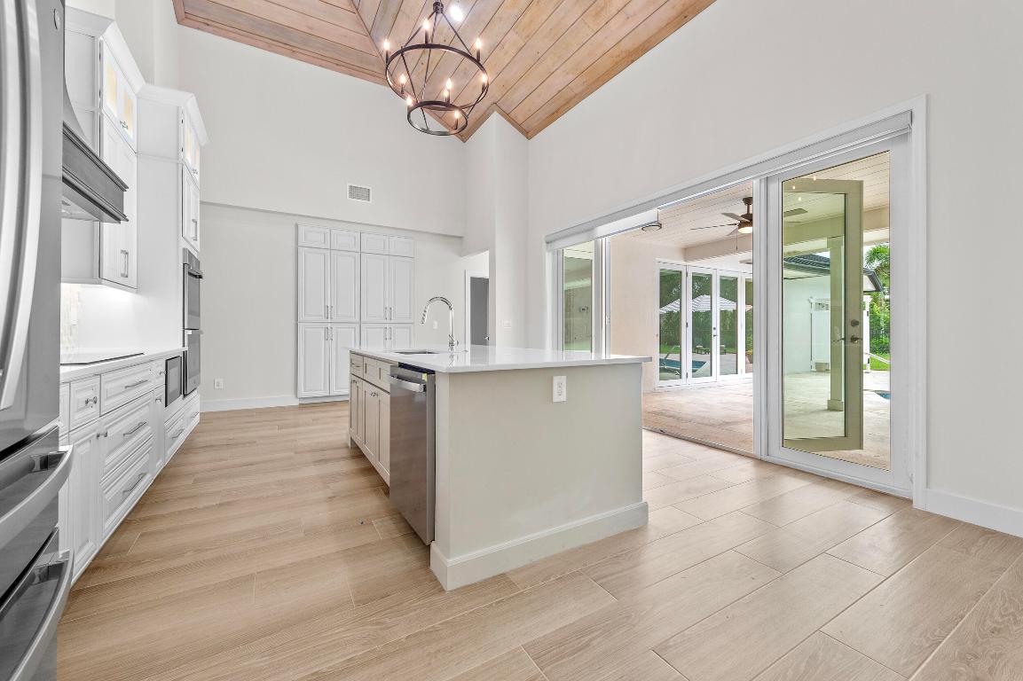 HERITAGE OAKS - Residential