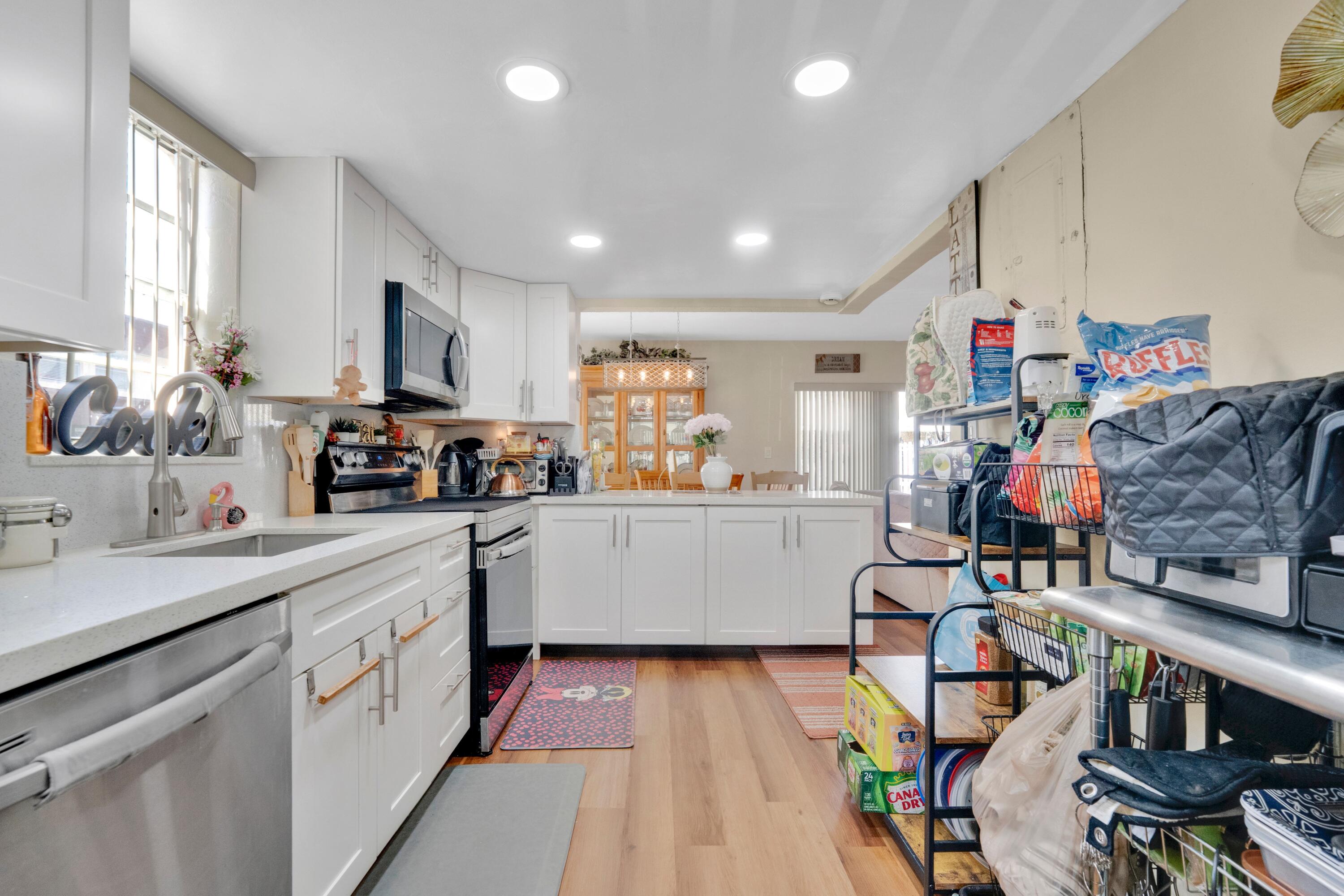 BRENTWOOD TOWNHOUSE 1 - Residential