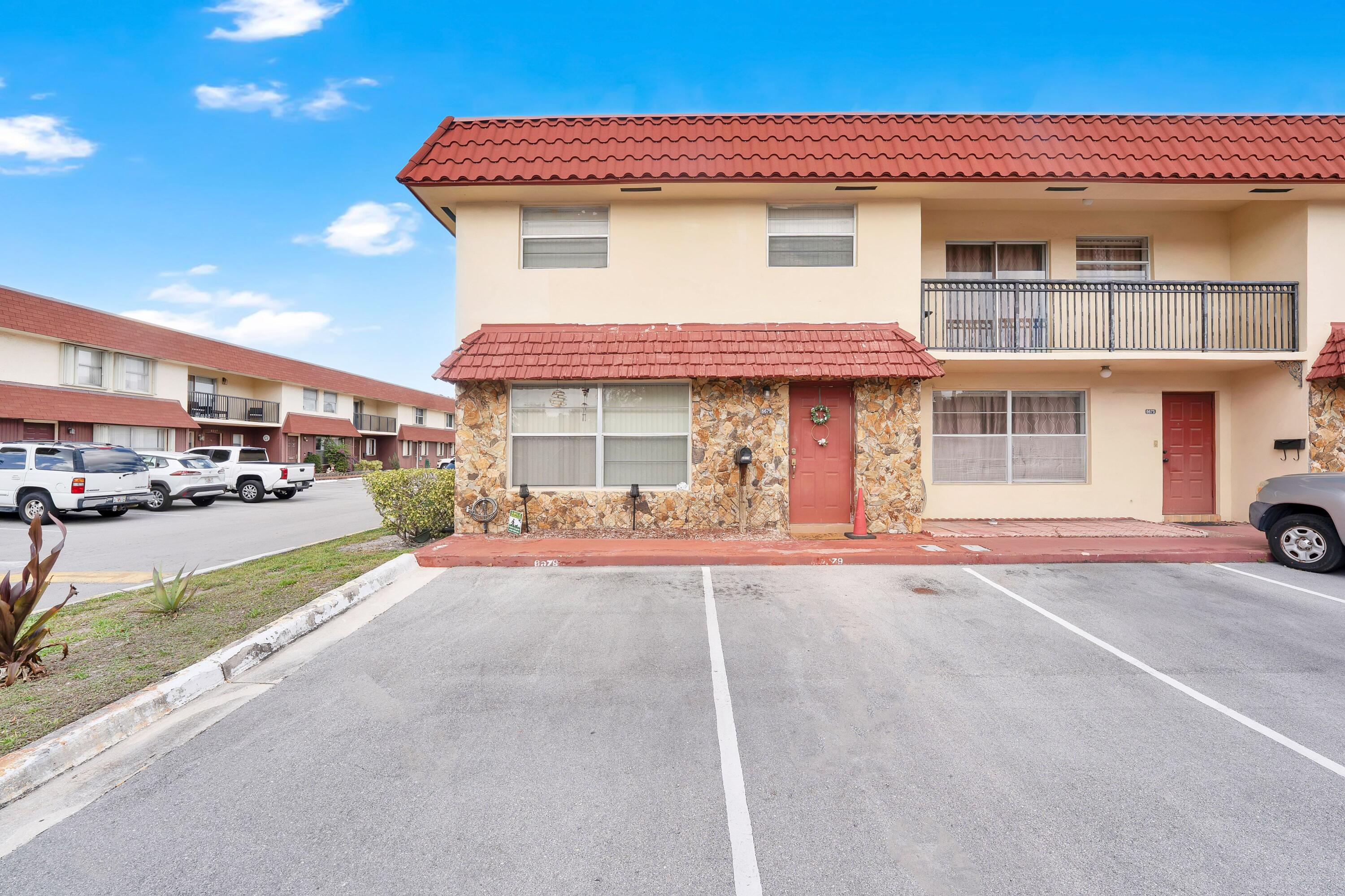 BRENTWOOD TOWNHOUSE 1 - Residential