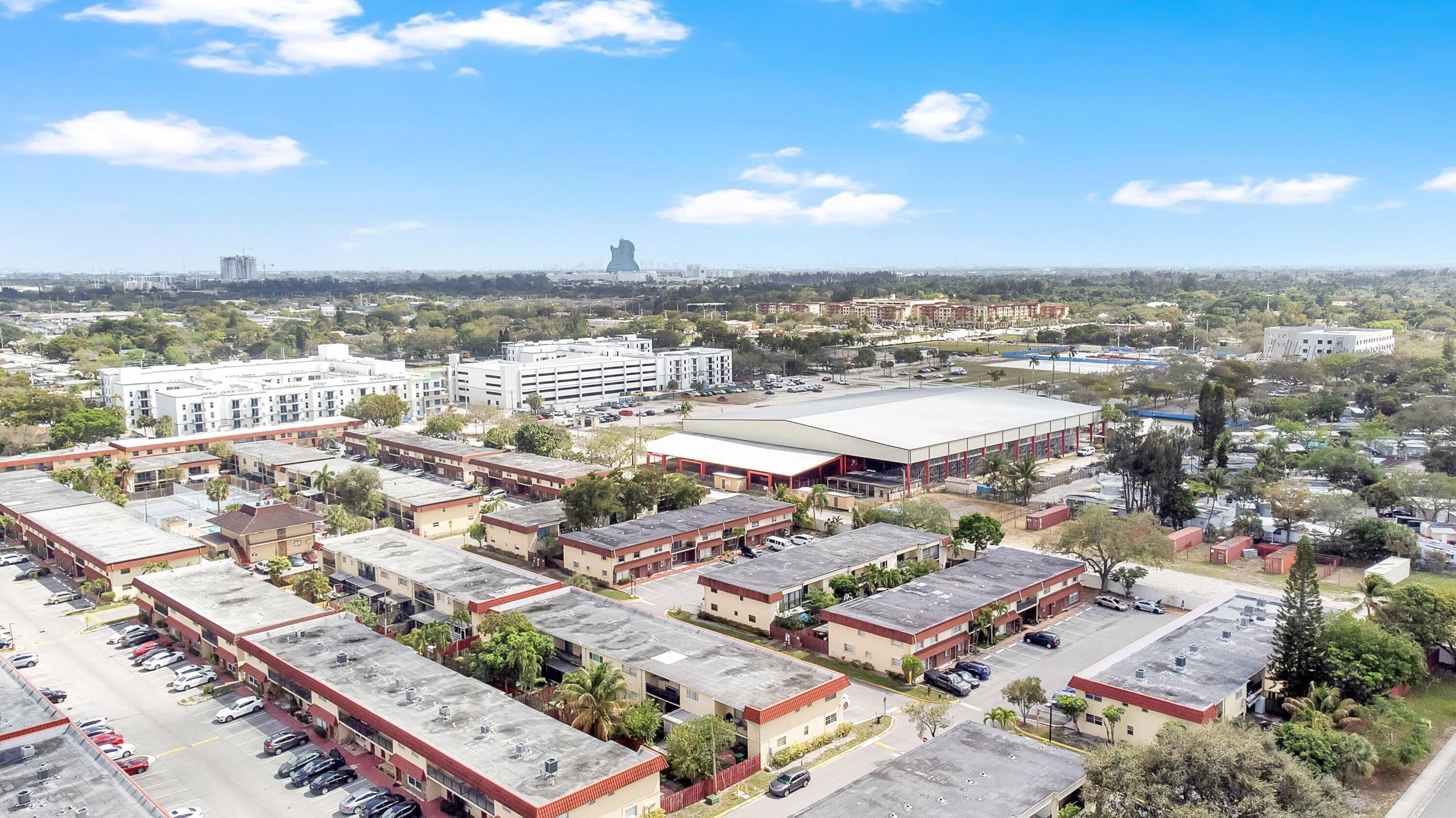 BRENTWOOD TOWNHOUSE 1 - Residential