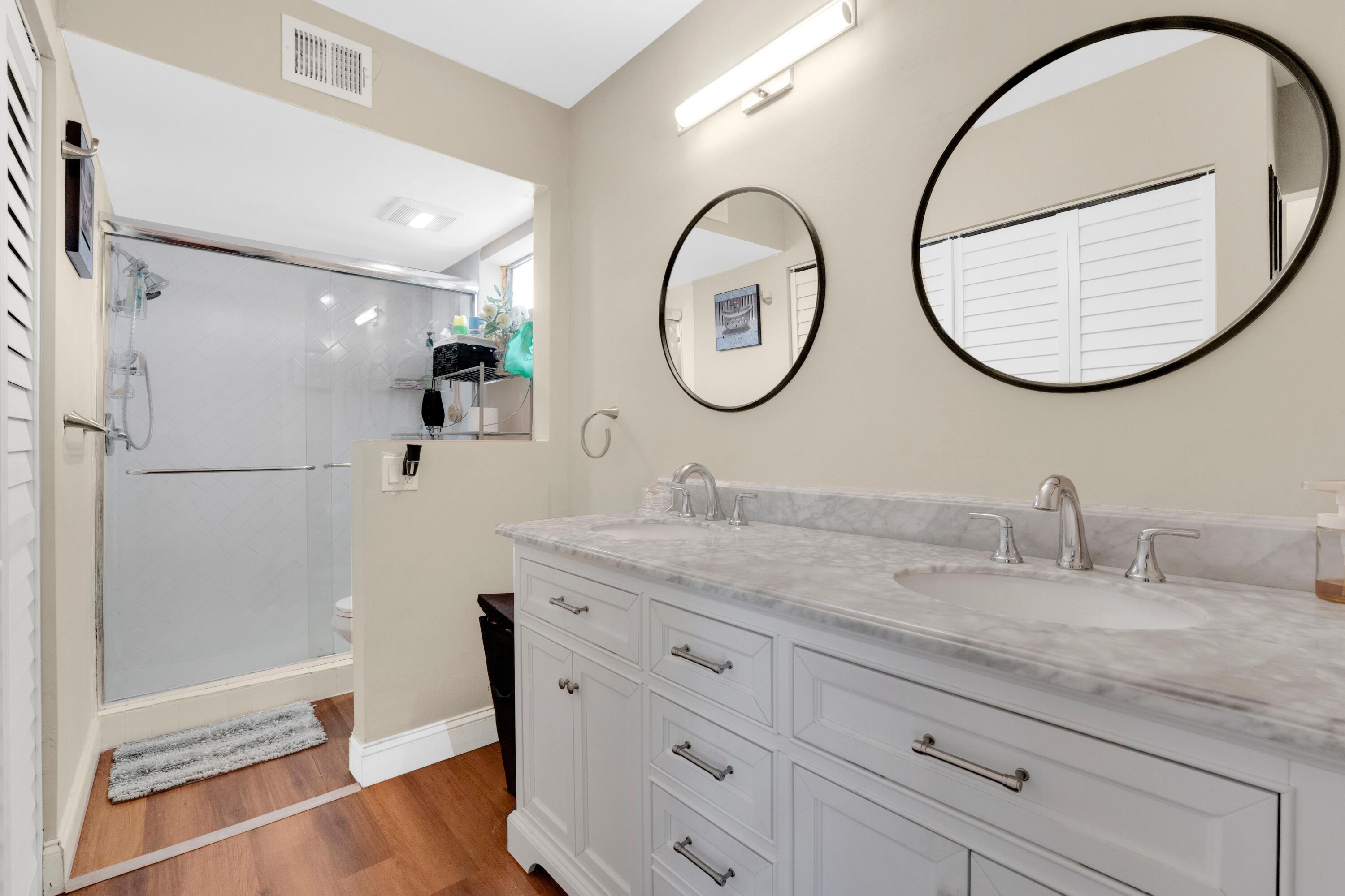 BRENTWOOD TOWNHOUSE 1 - Residential