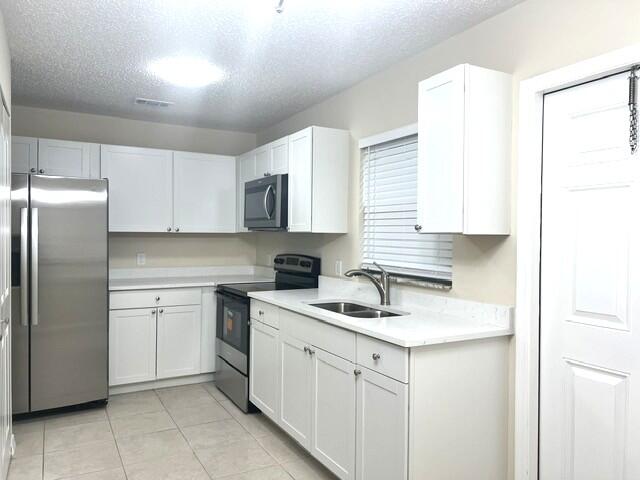 488 E JORDAN Boulevard, Pahokee, FL, 33476/$260,000 1 488 E JORDAN Boulevard