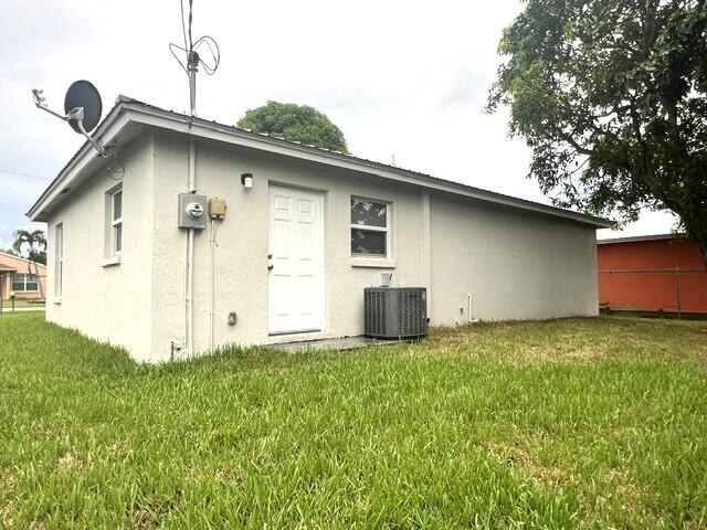 488 E JORDAN Boulevard, Pahokee, FL, 33476/$260,000 4 488 E JORDAN Boulevard