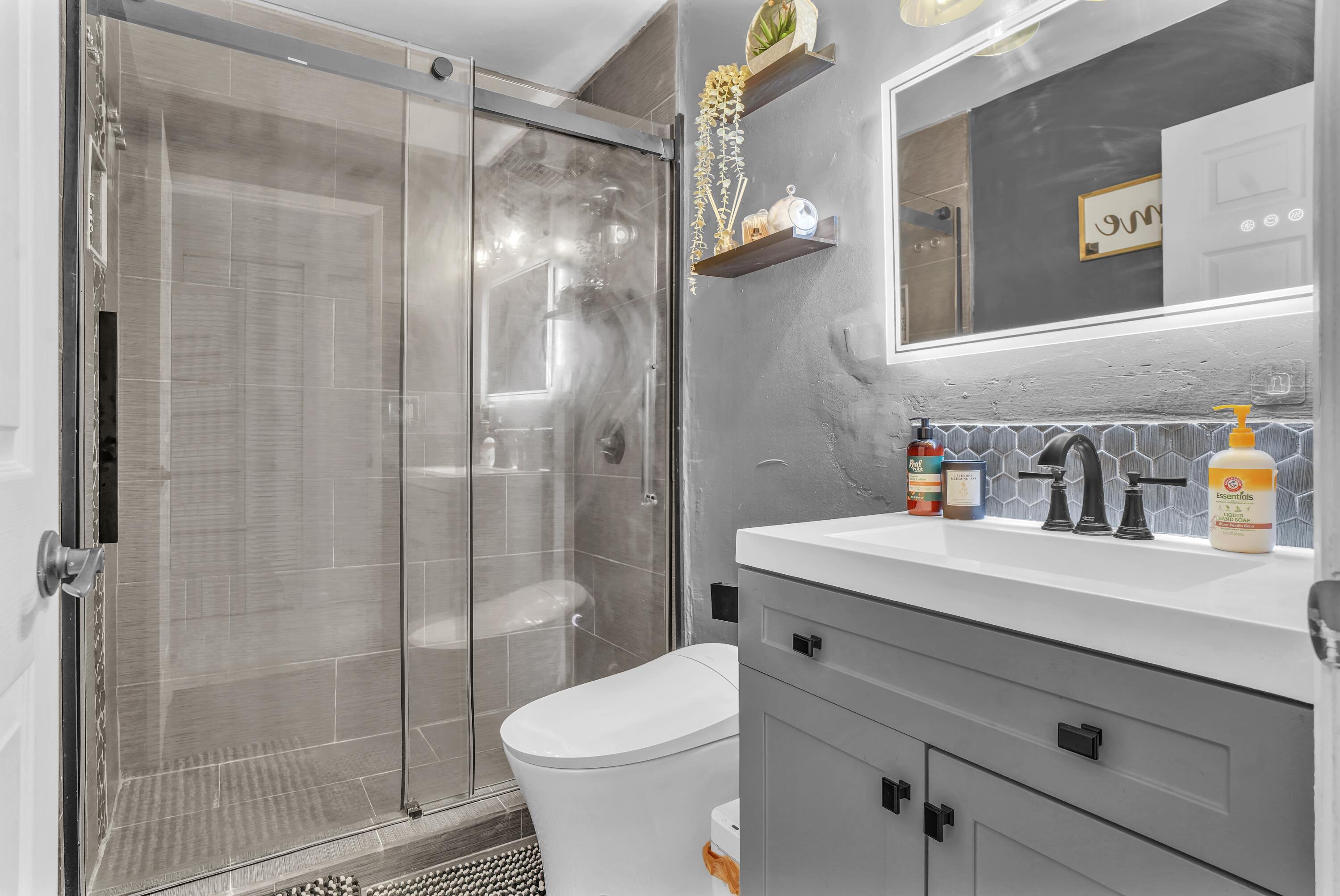 1423 Meadows Circle W