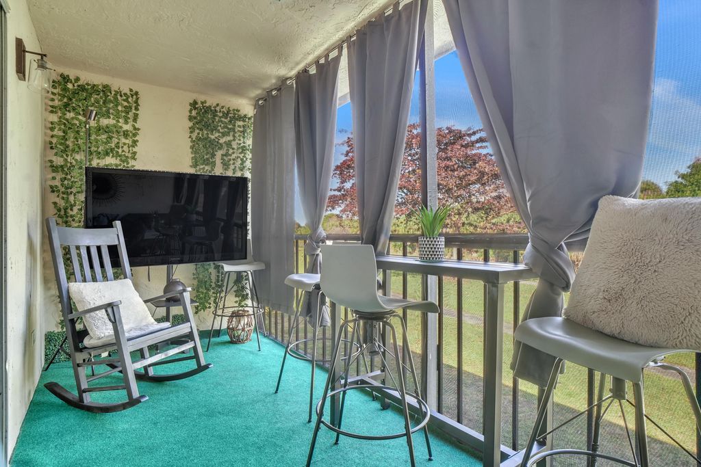 Photo of 1423 Meadows Circle W, Boynton Beach, FL 33436 (MLS # R11168669)