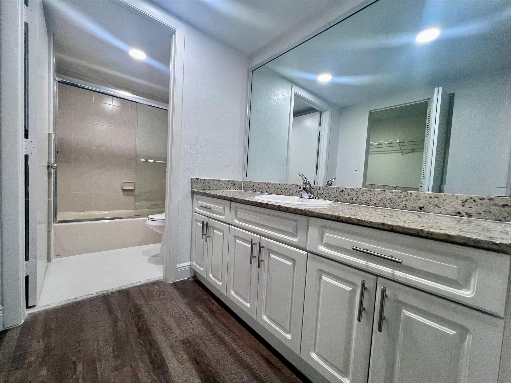 Royalton on the Green - Residential Lease