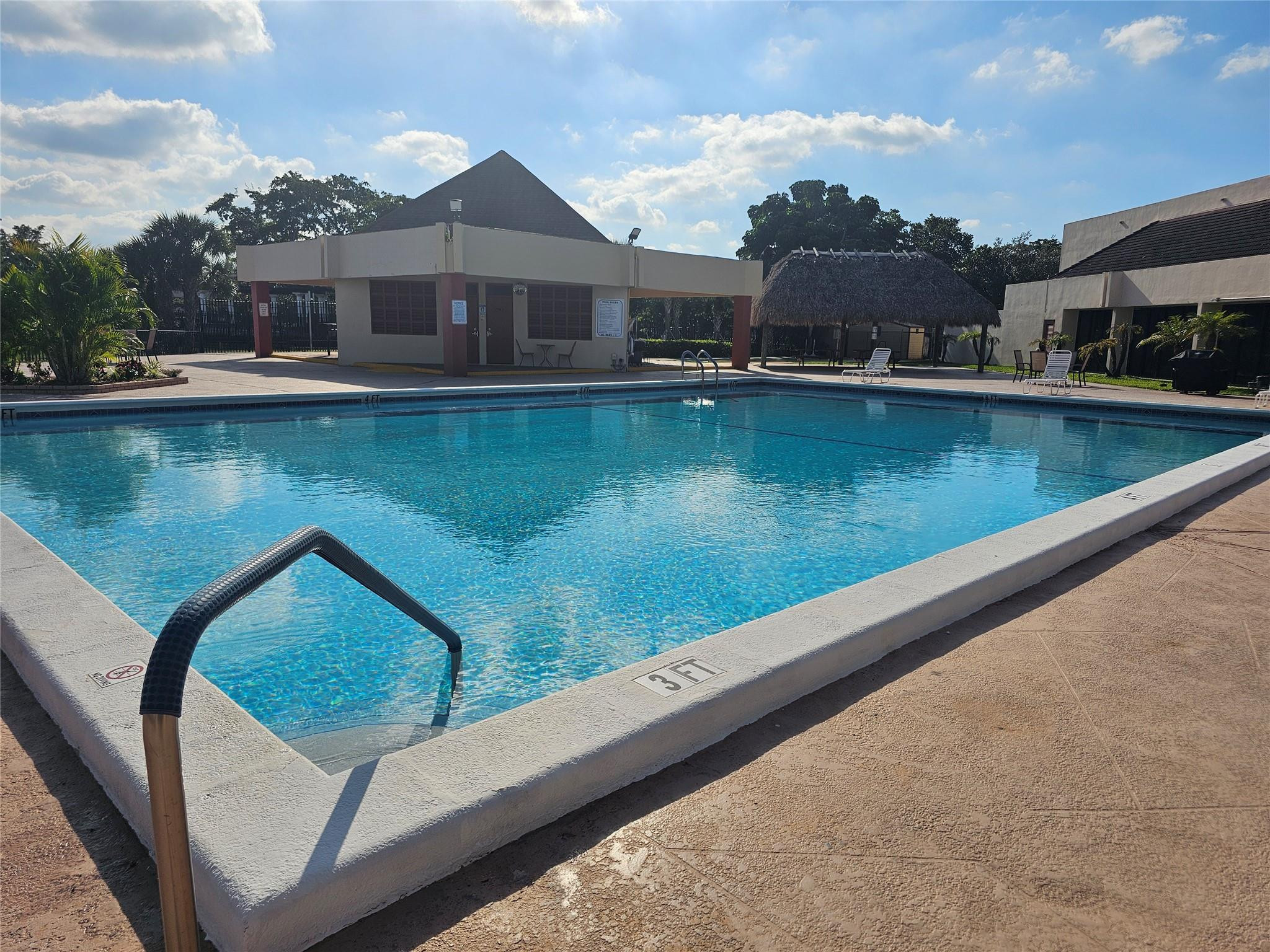 Sunrise Lakes - Residential