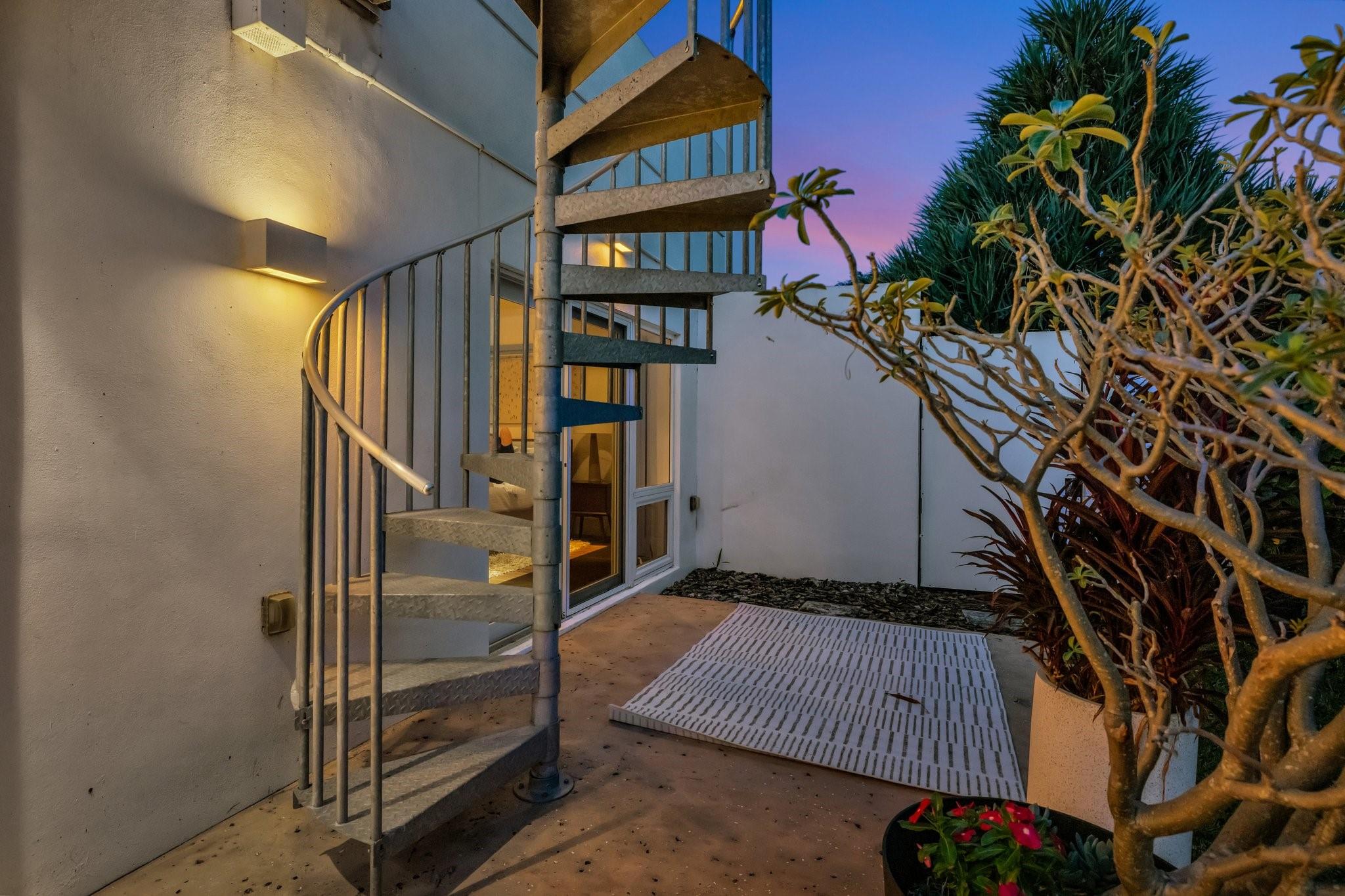 2425 NE 26th Ave