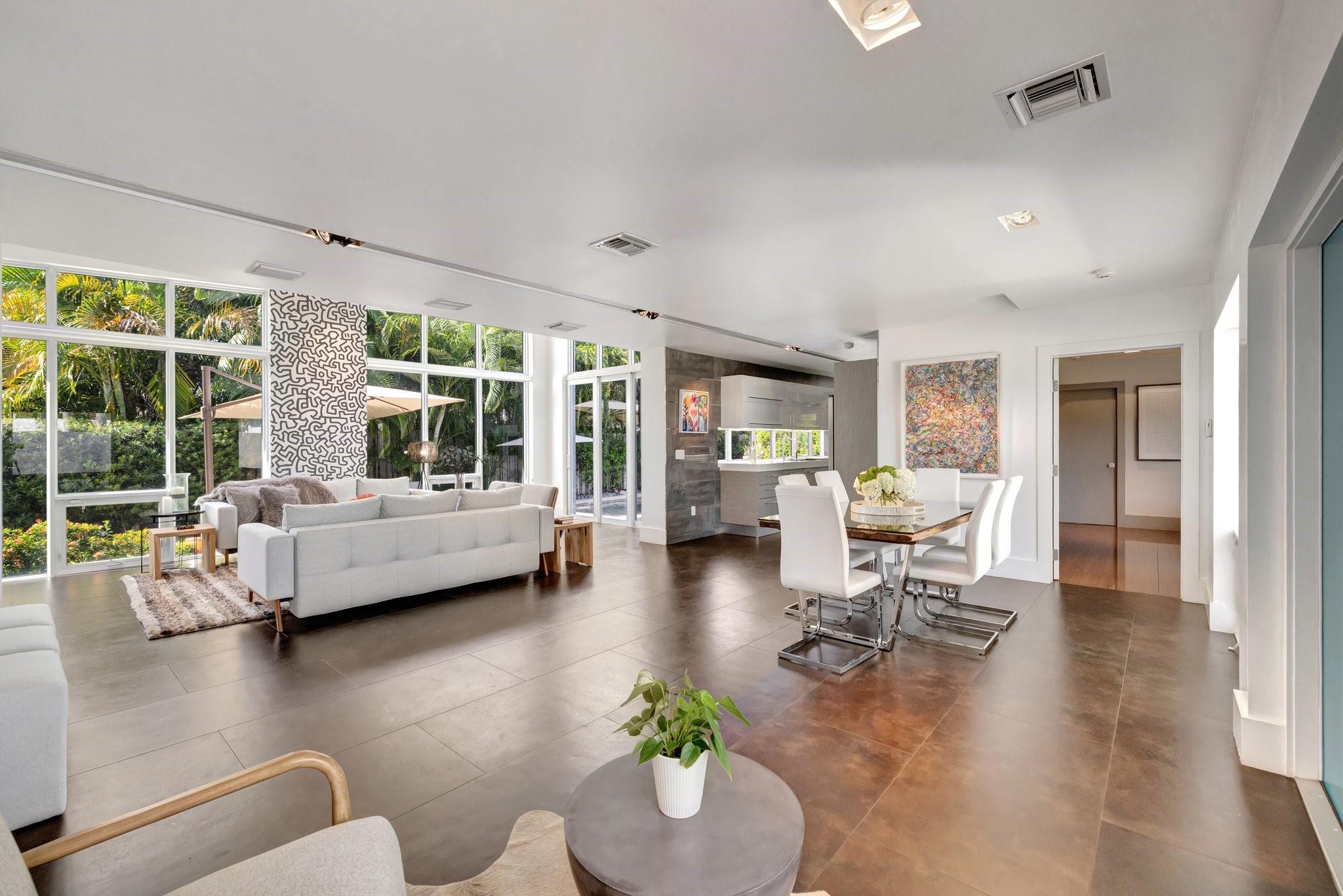 2425 NE 26th Ave