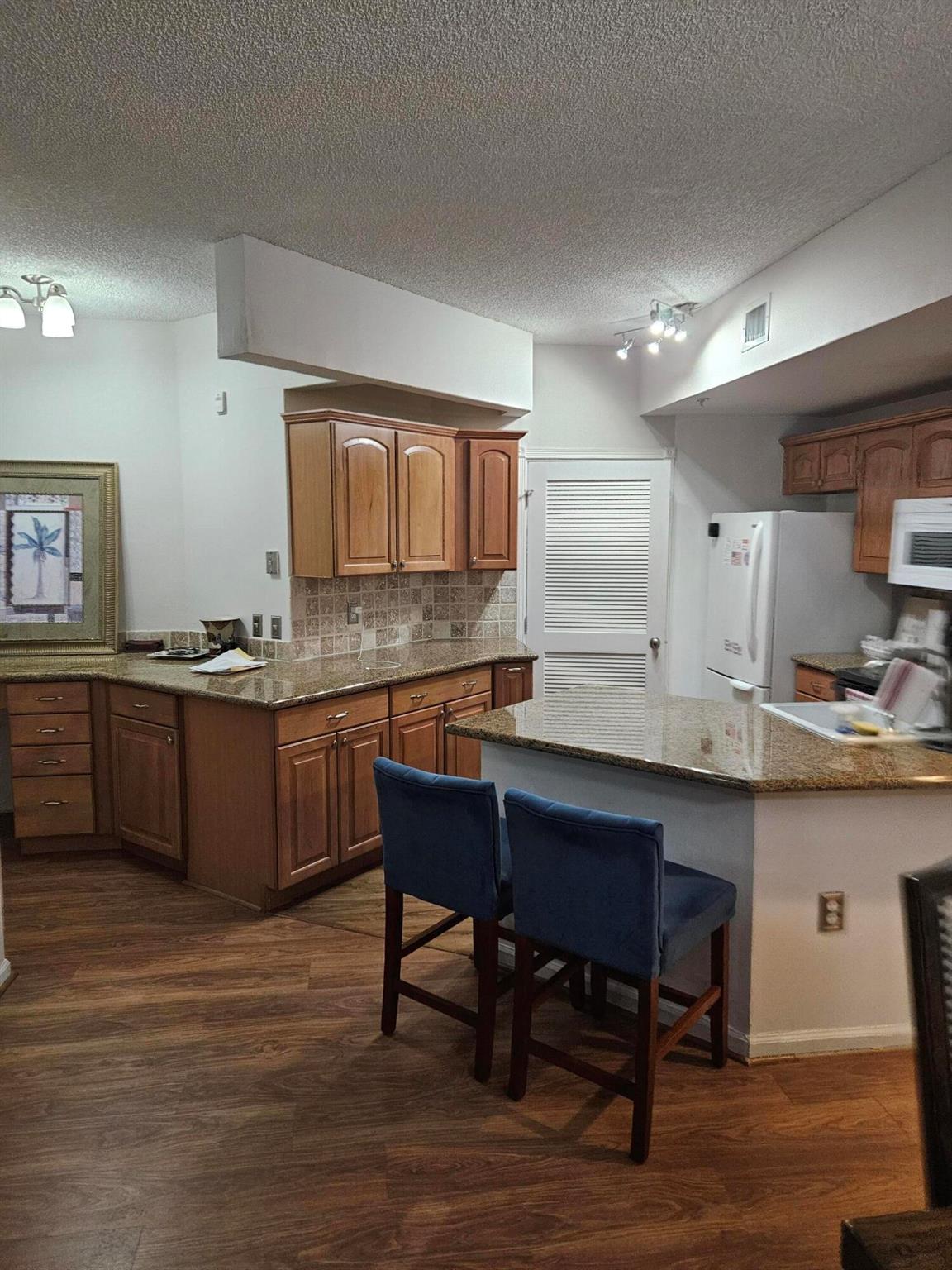 HYPOLUXOS MARINERS CAY CO - Residential Lease