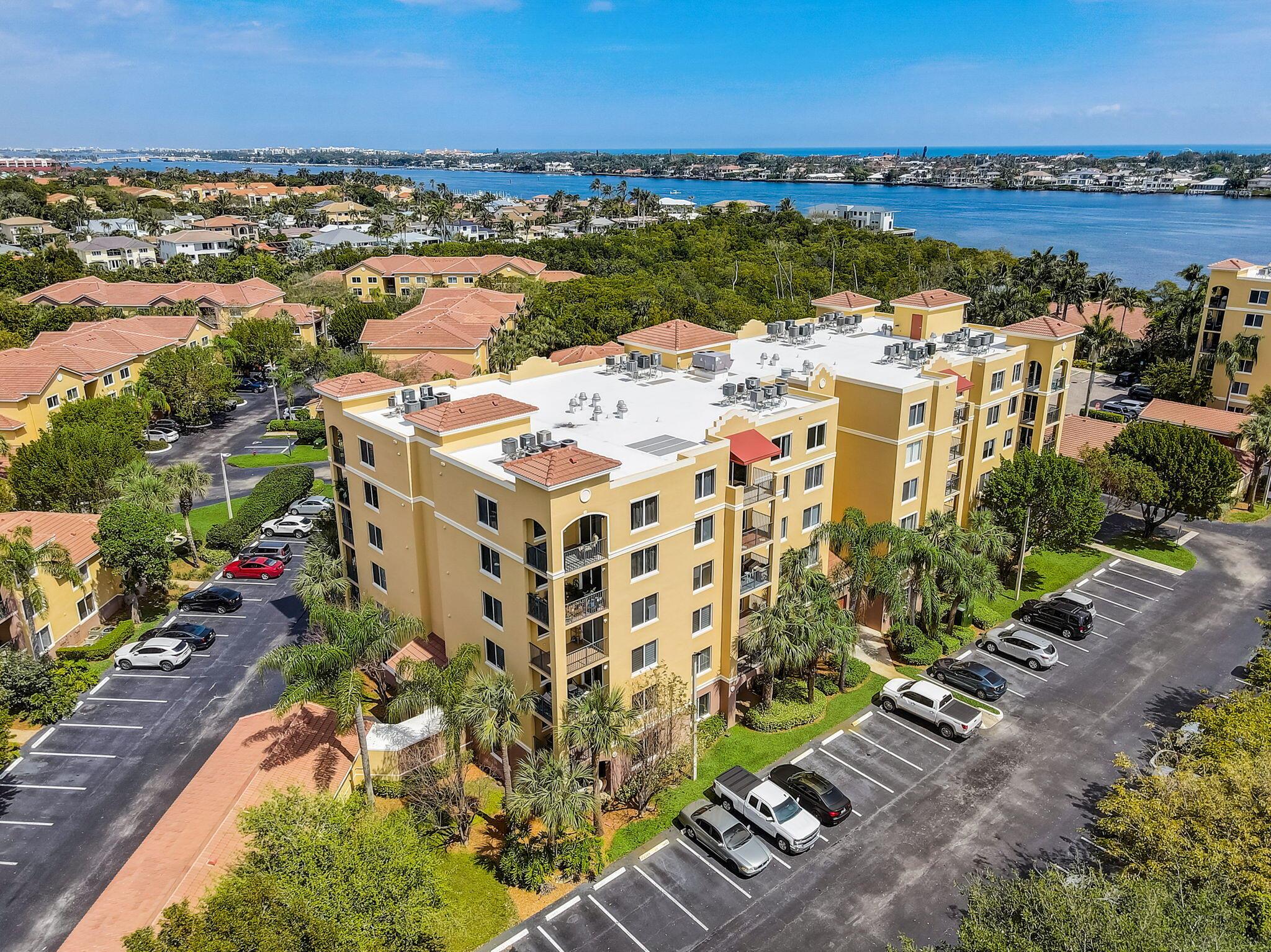 HYPOLUXOS MARINERS CAY CO - Residential Lease