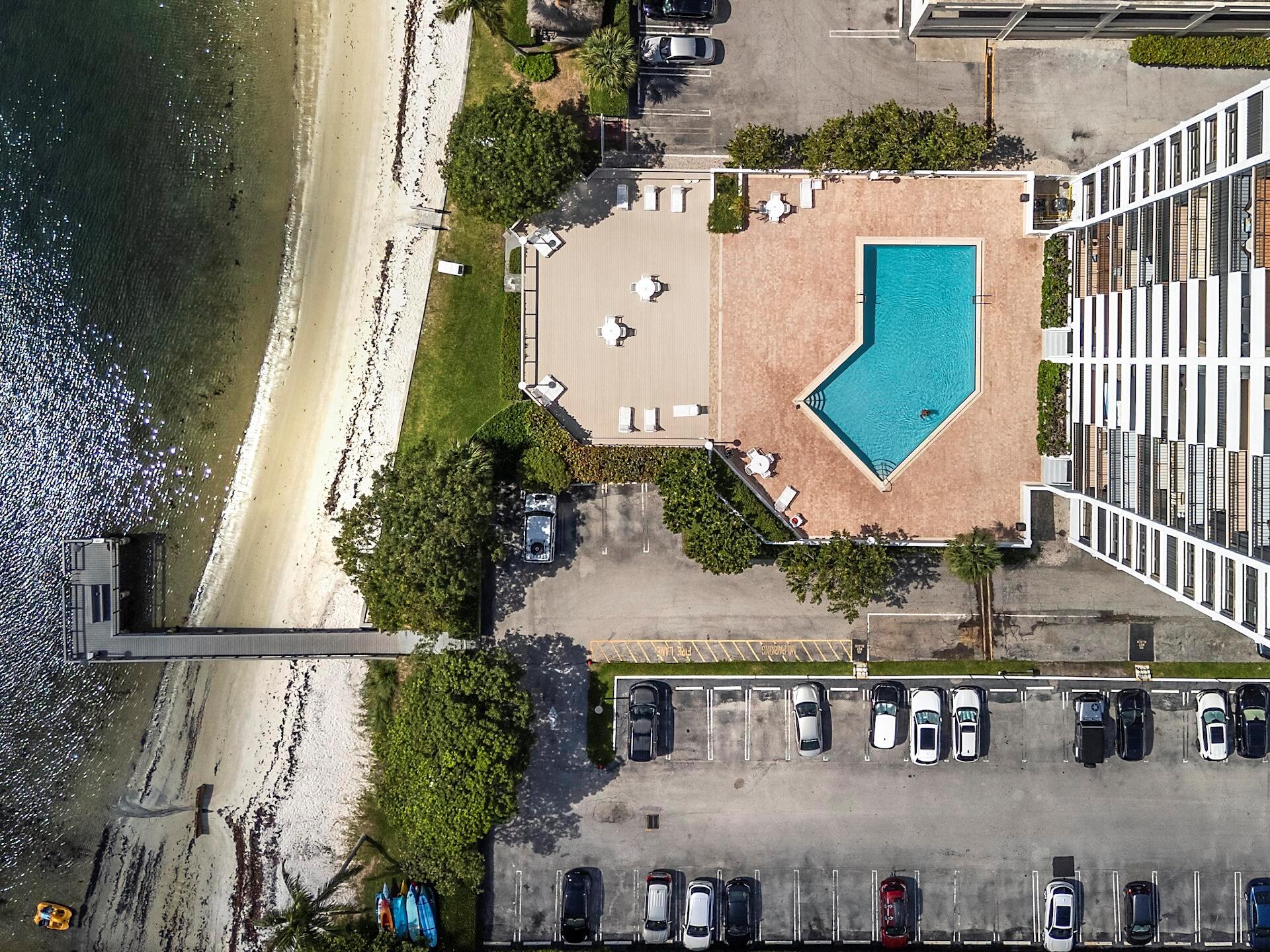 PALM BEACH HOUSE CONDO - Residential