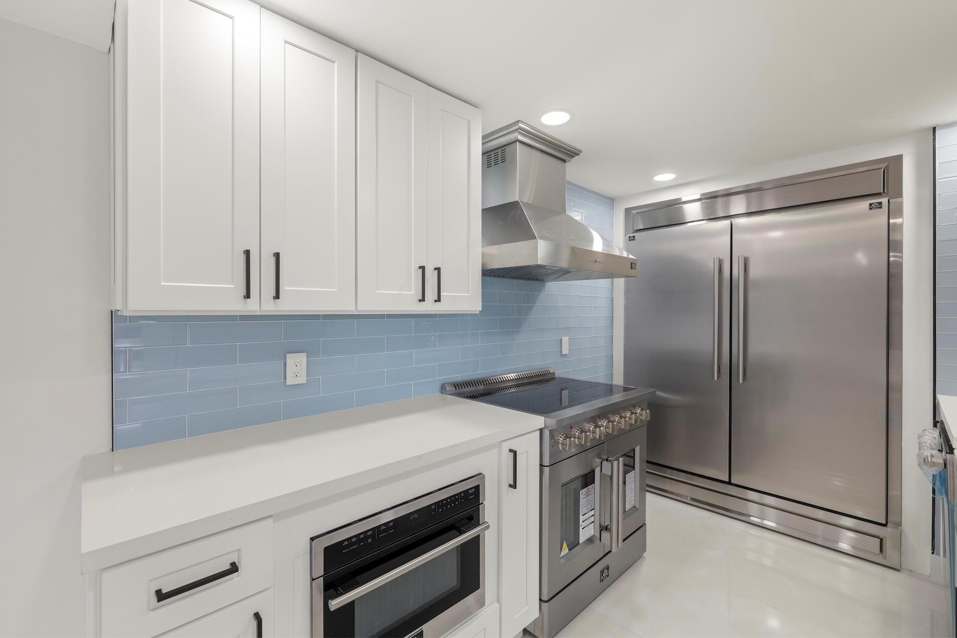 PALM BEACH HOUSE CONDO - Residential