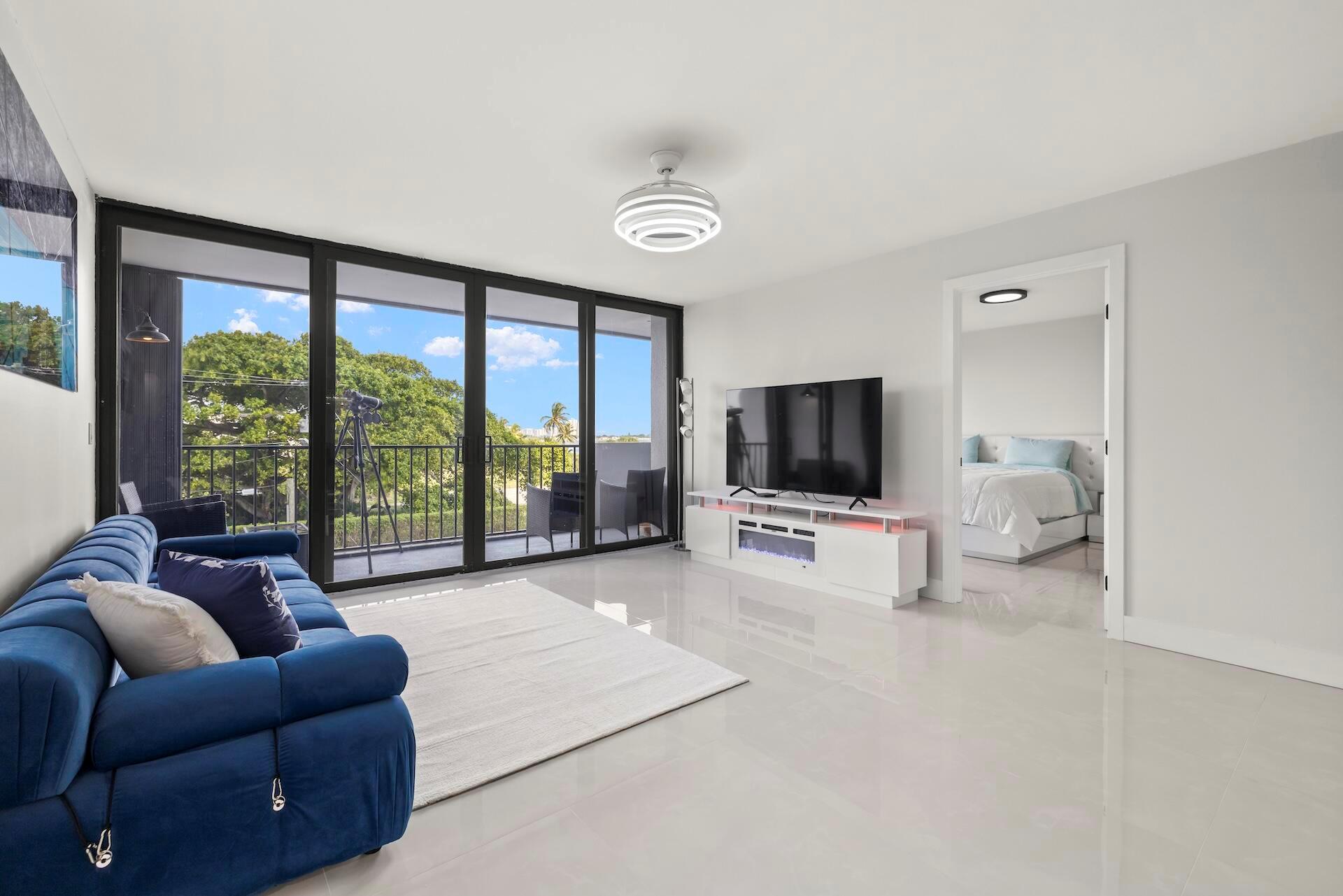 PALM BEACH HOUSE CONDO - Residential