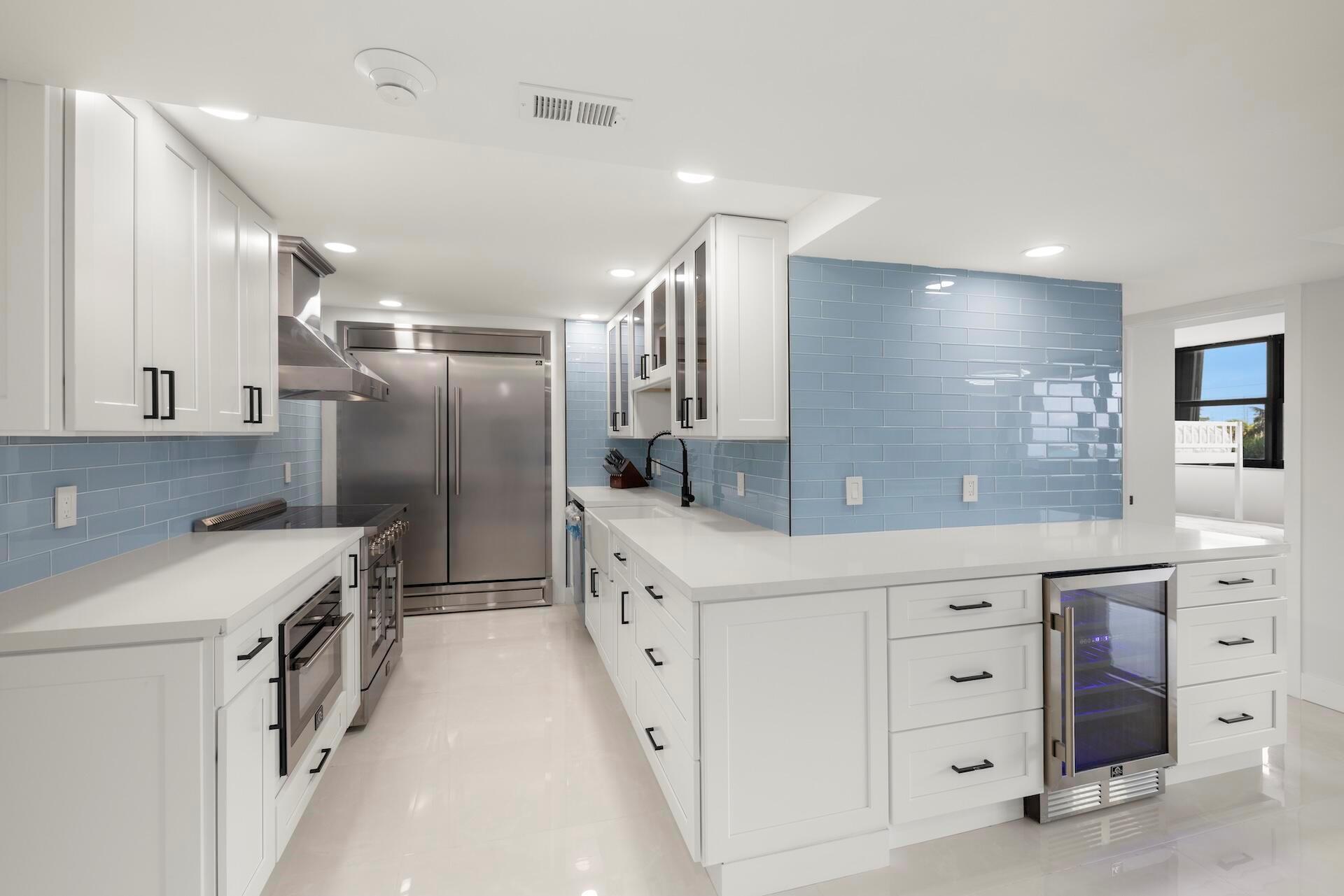 PALM BEACH HOUSE CONDO - Residential