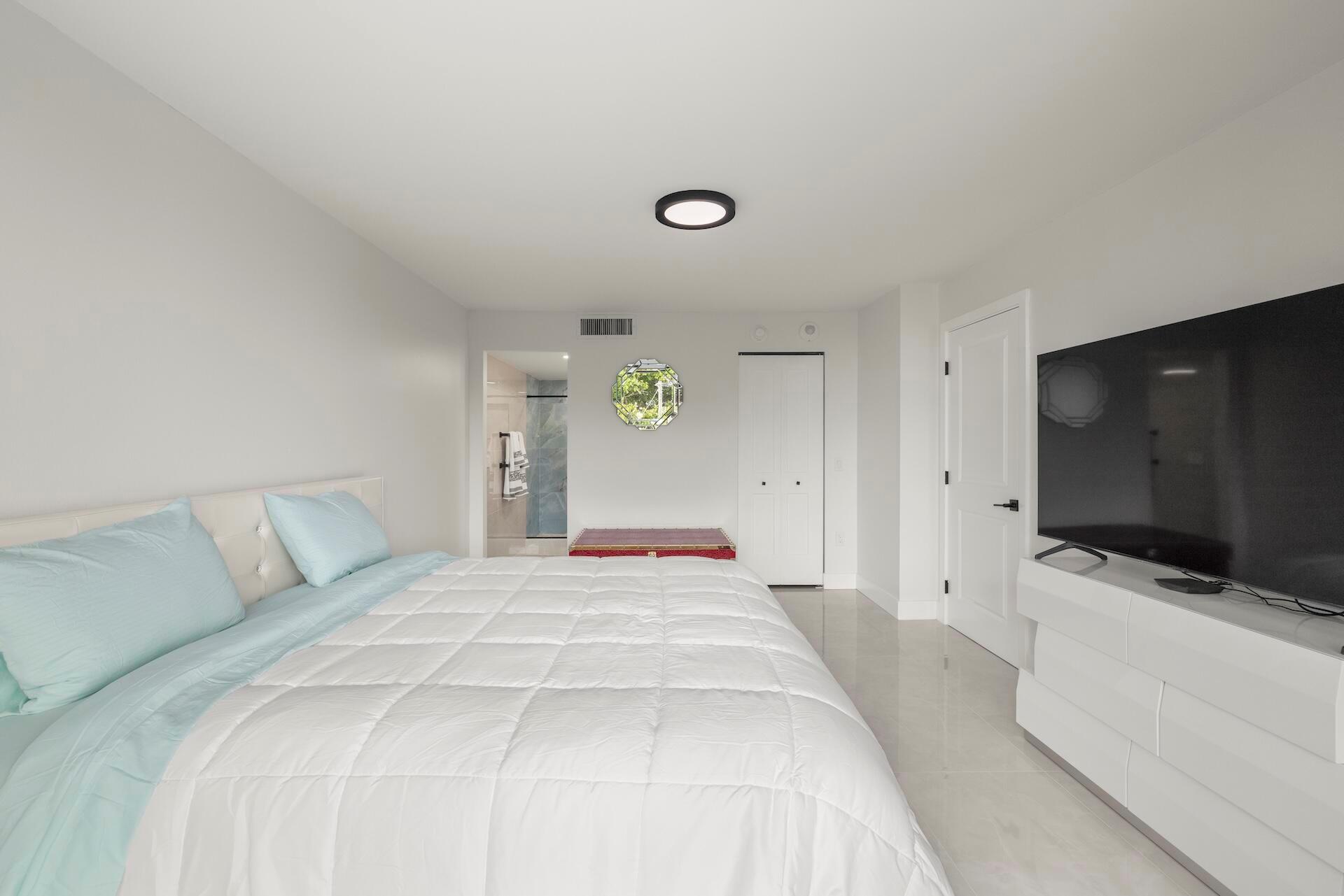 PALM BEACH HOUSE CONDO - Residential