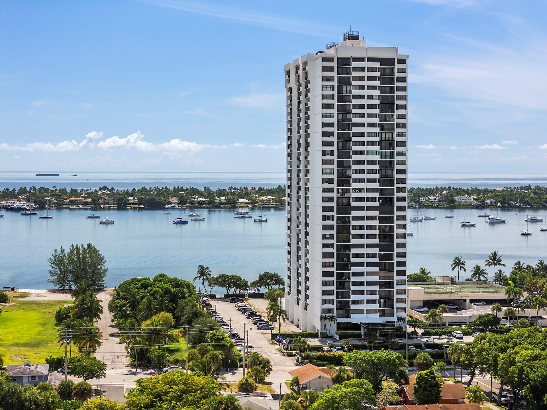 PALM BEACH HOUSE CONDO - Residential