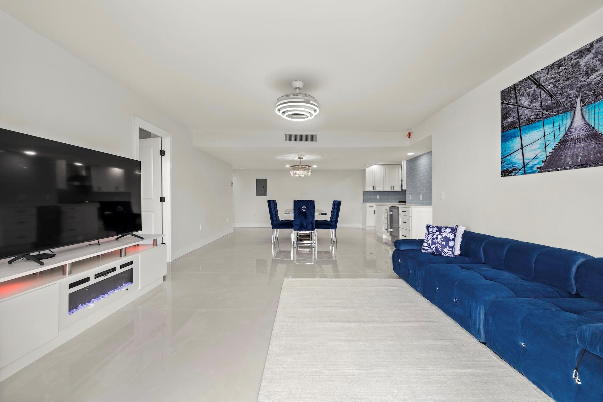 PALM BEACH HOUSE CONDO - Residential