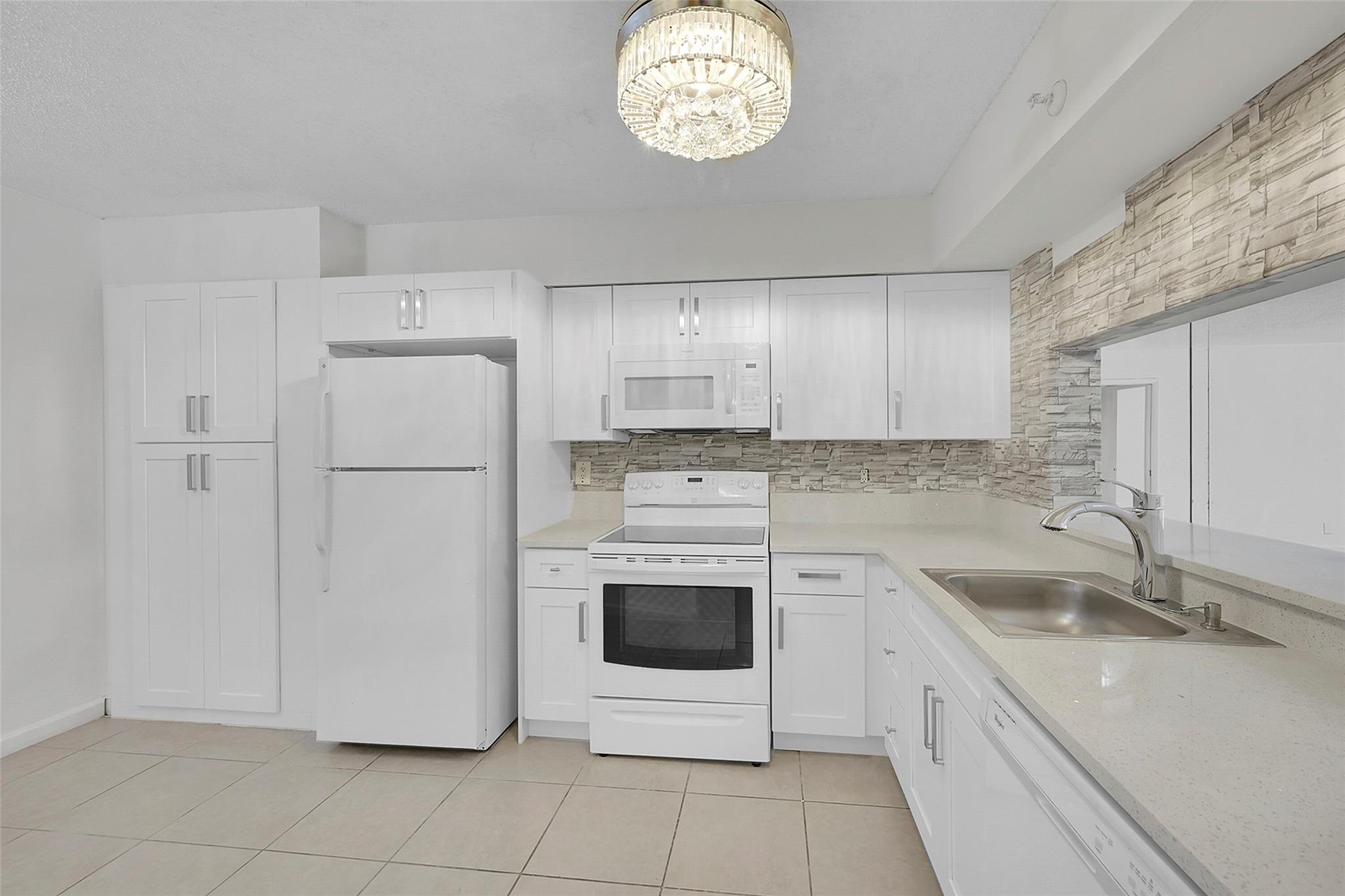2202 S Cypress Bend Dr 104