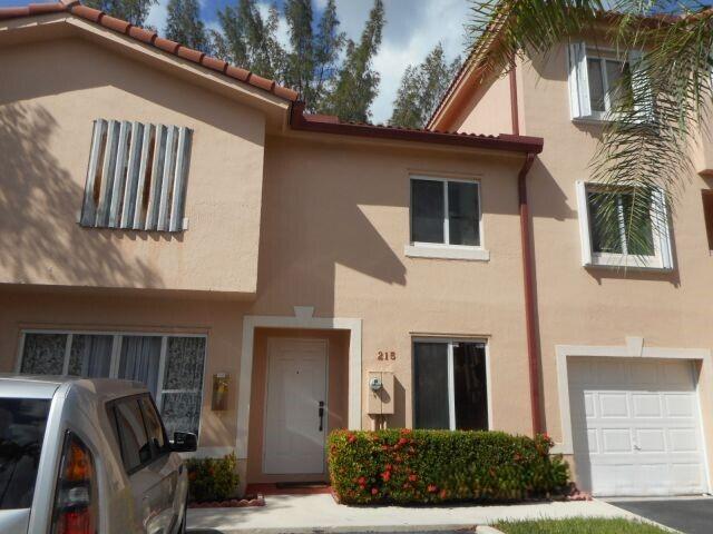 Photo of 215 RIVIERA Circle, Weston, FL 33326 (MLS # B26094010)