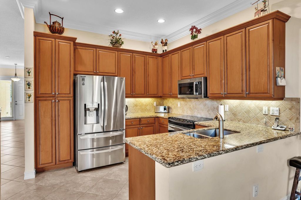 Photo of 6833 Watertown Drive, Boynton Beach, FL 33437 (MLS # R11079532)