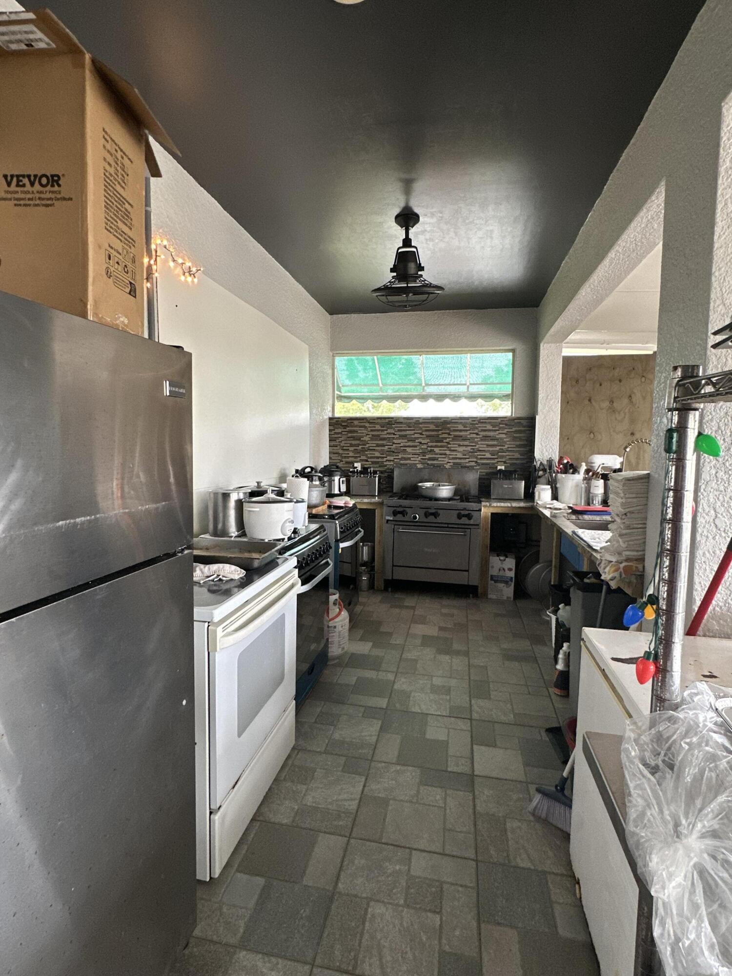 Acreage & Unrec - Residential Lease