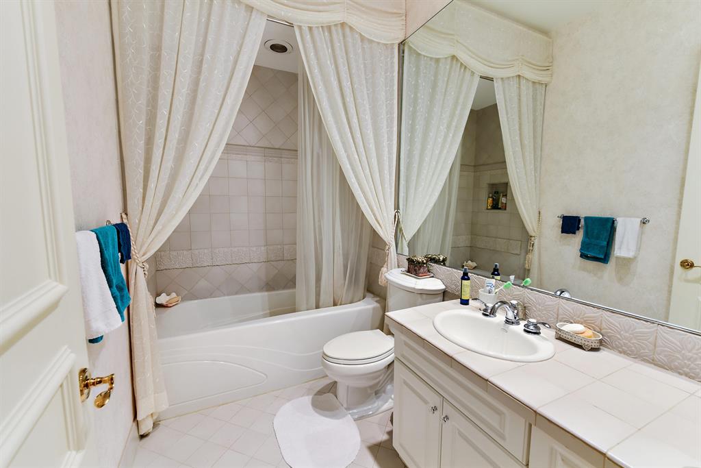 ST ANDREWS COUNTRY CLUB - Residential