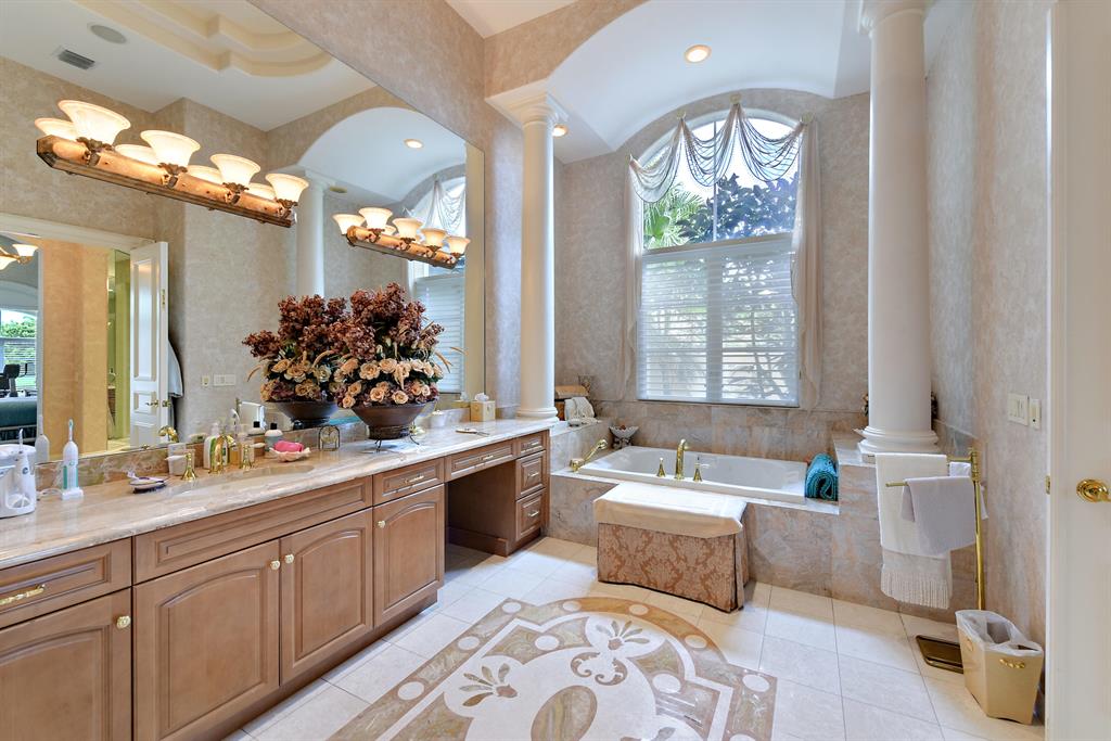 ST ANDREWS COUNTRY CLUB - Residential