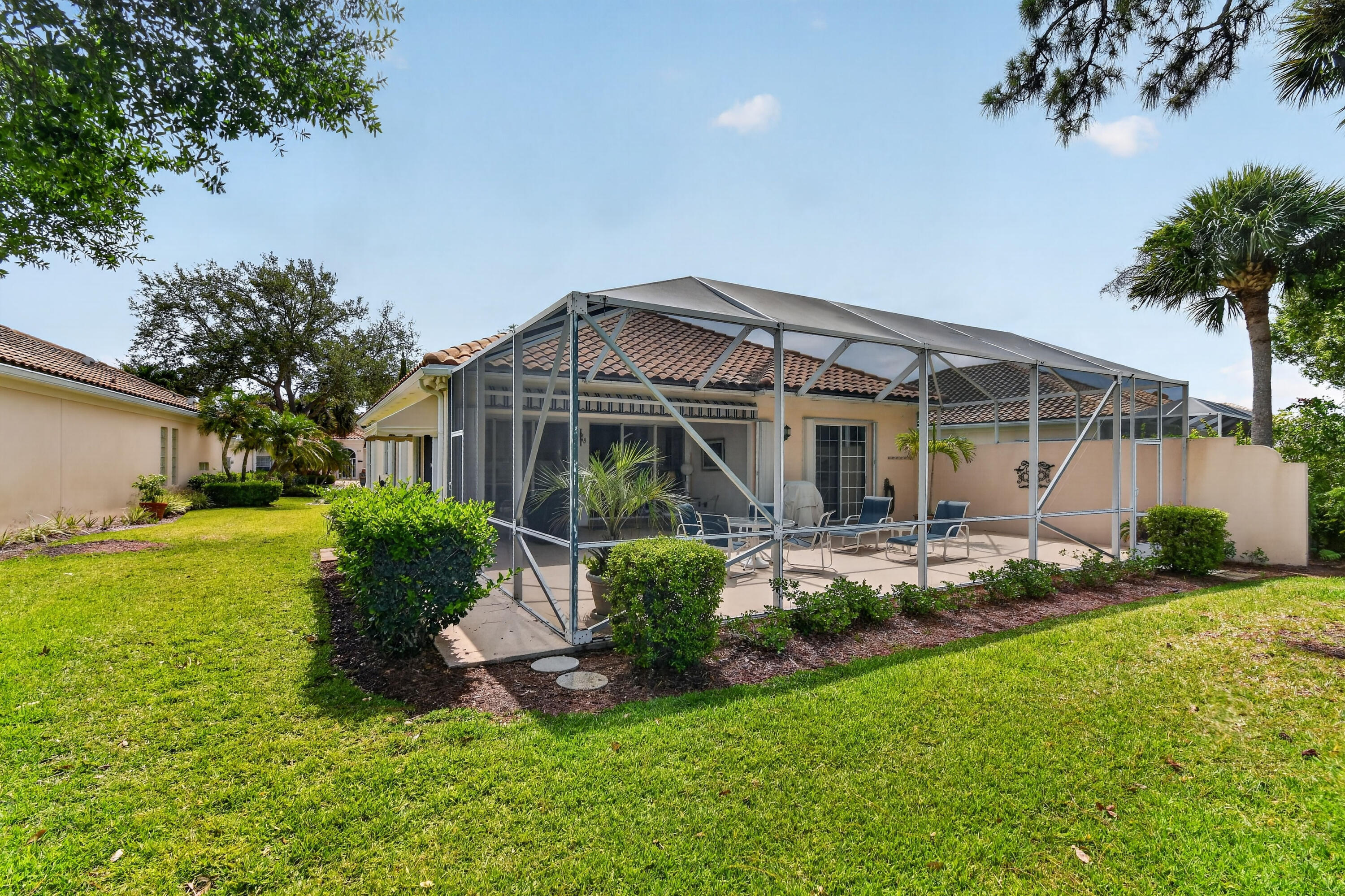 DOUBLE TREE - Residential