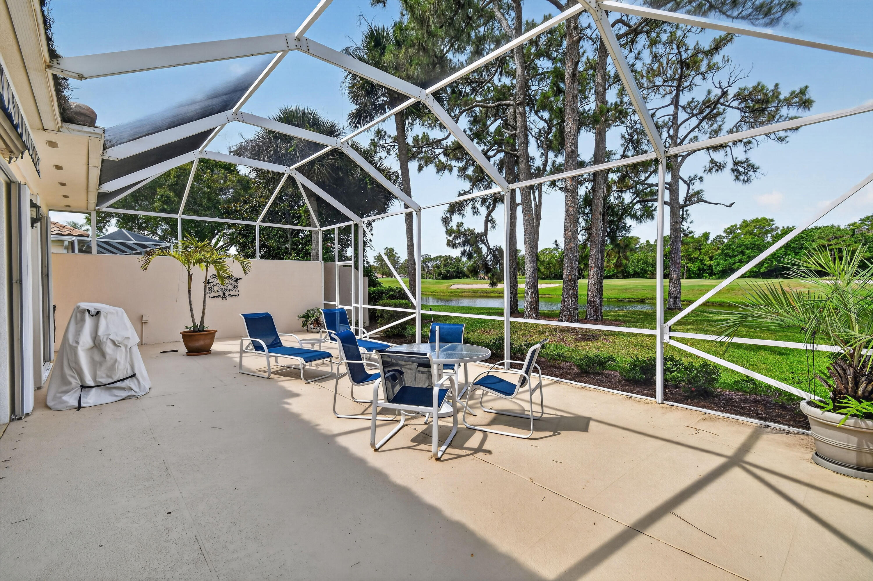 DOUBLE TREE - Residential