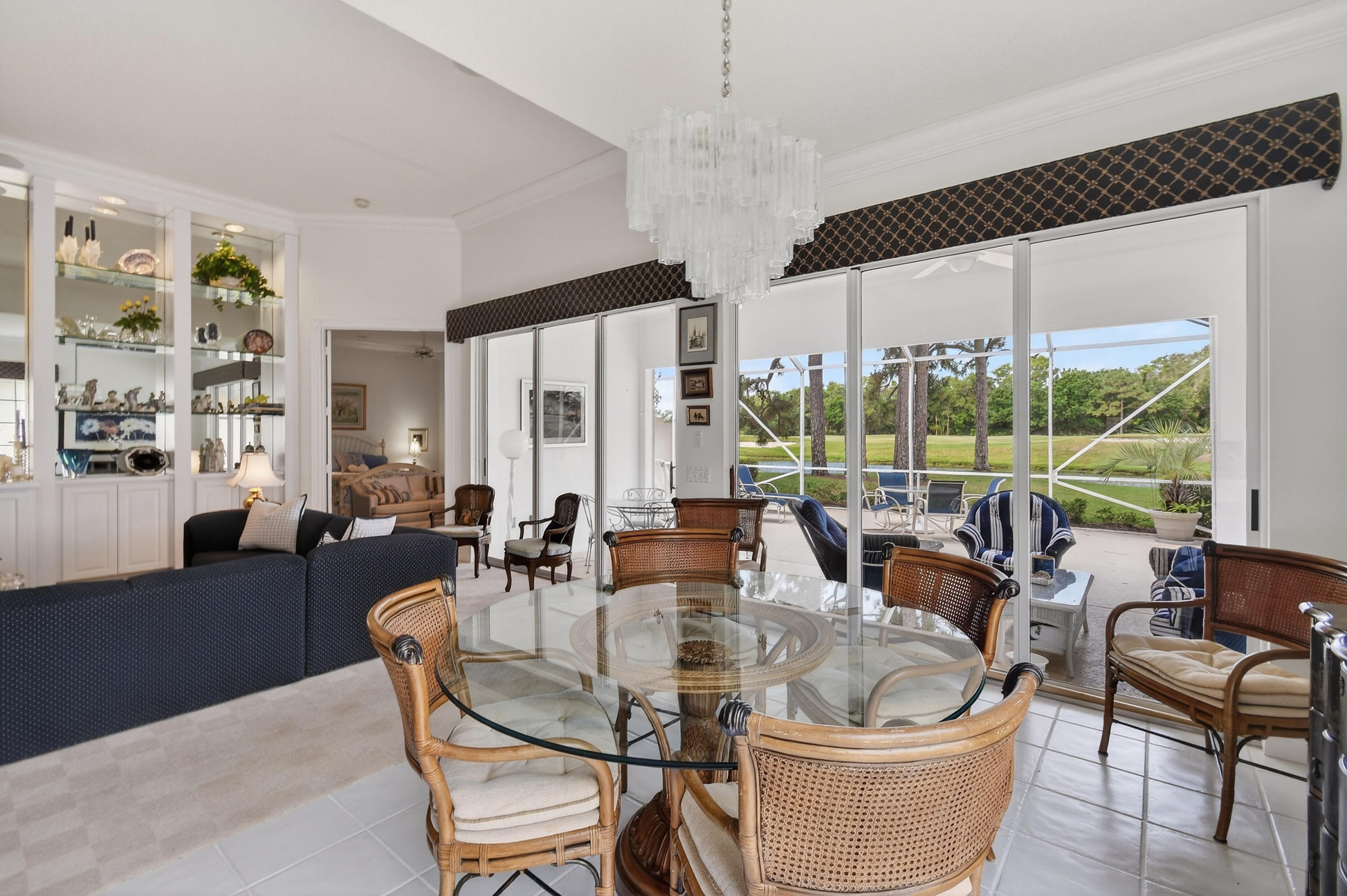 DOUBLE TREE - Residential