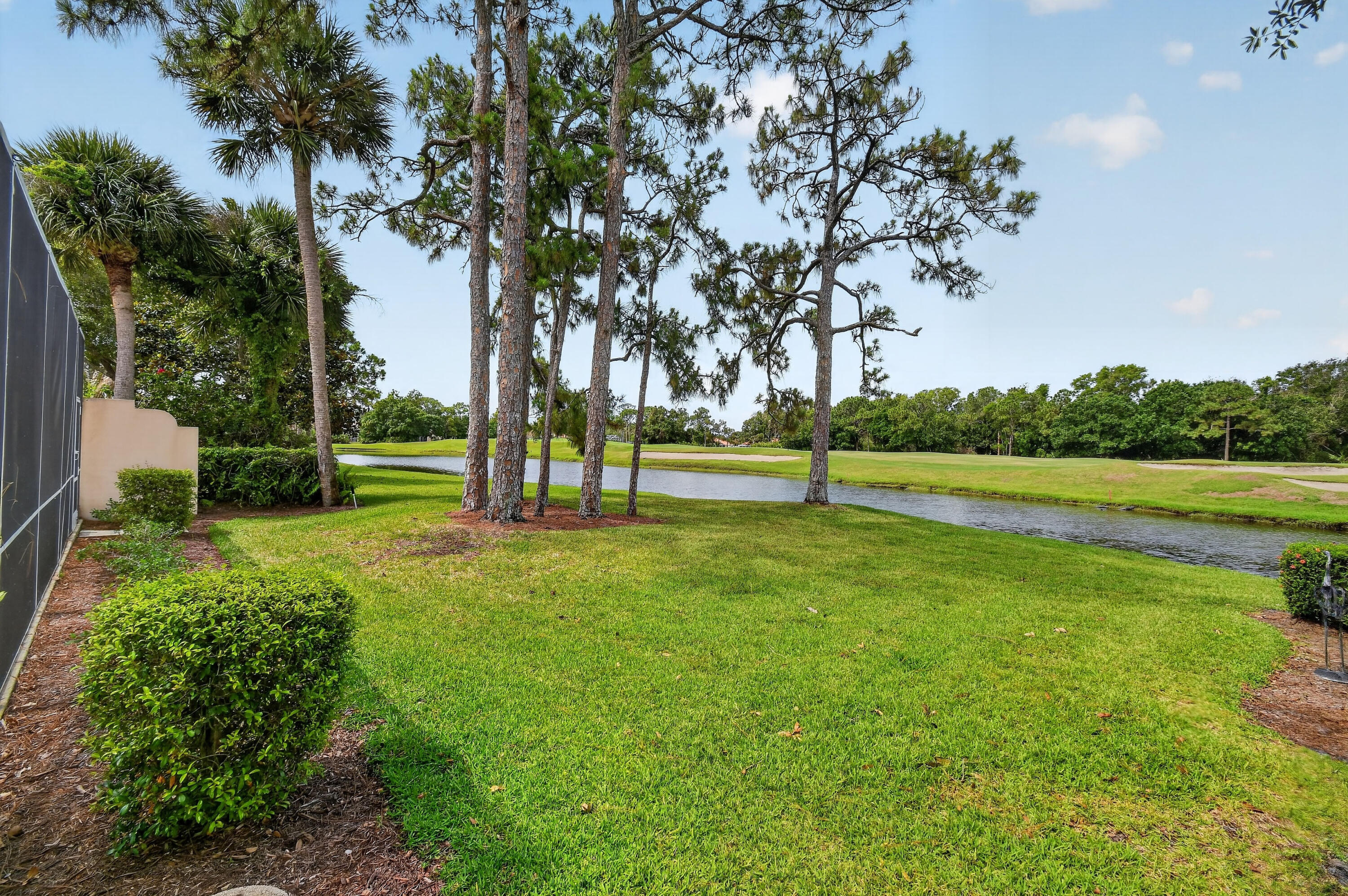 DOUBLE TREE - Residential